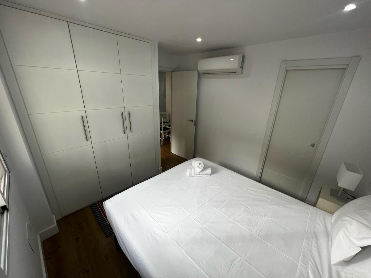 Train Station Apartment *