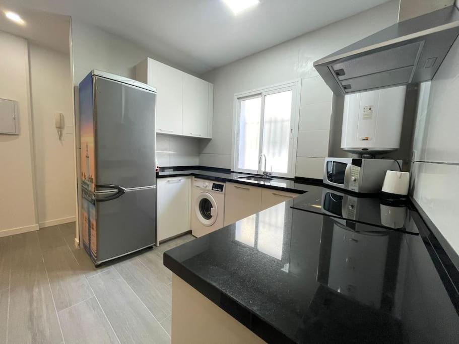 Apartment Family Flat Close To The Centre-v-estrell Málaga