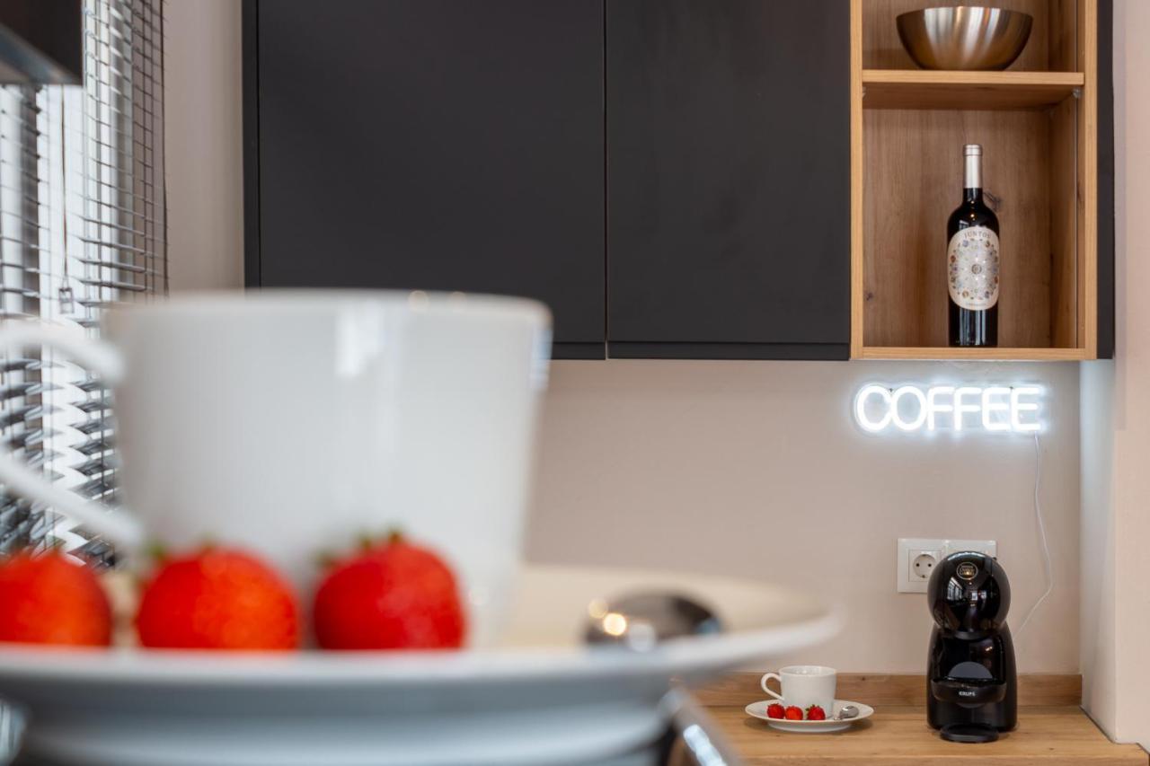 Modern & Quite At Larios Apartment *