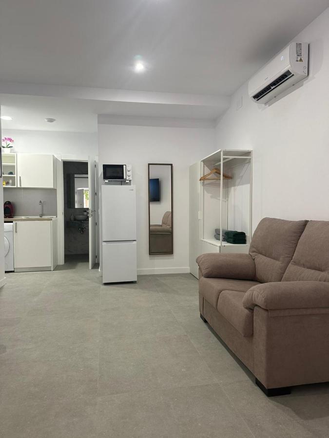 Apartment Fantastico Piso A 5 Minutos De La Estacion De Bus Y Tren A Metros De La Playa *