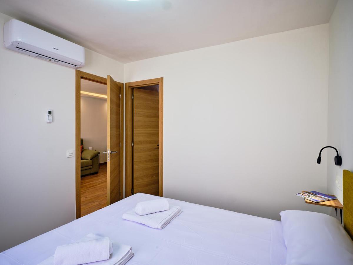 Leo Home- Bright & Centric 3 Bedrooms With Private Parking Inside