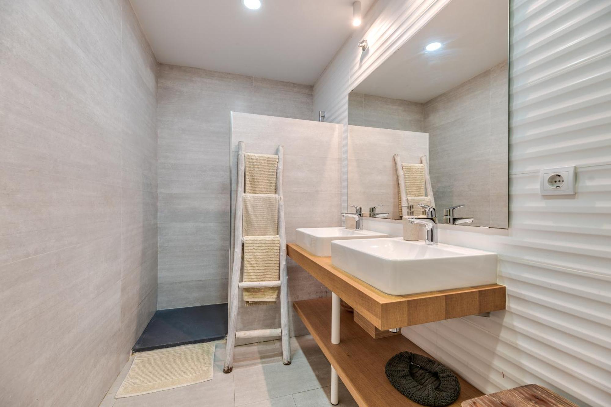 Victoria 16 Premium By Nagoa Homes * Malaga