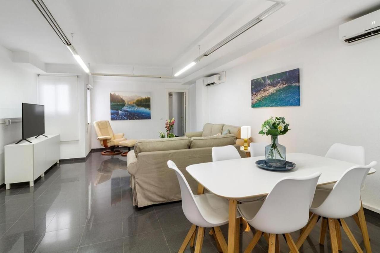 Amplio Piso En Atarazanas Málaga
