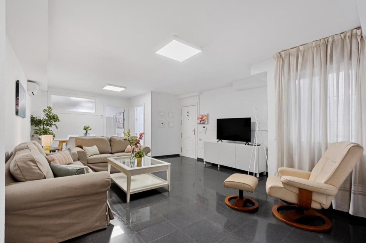 Amplio Piso En Atarazanas Málaga