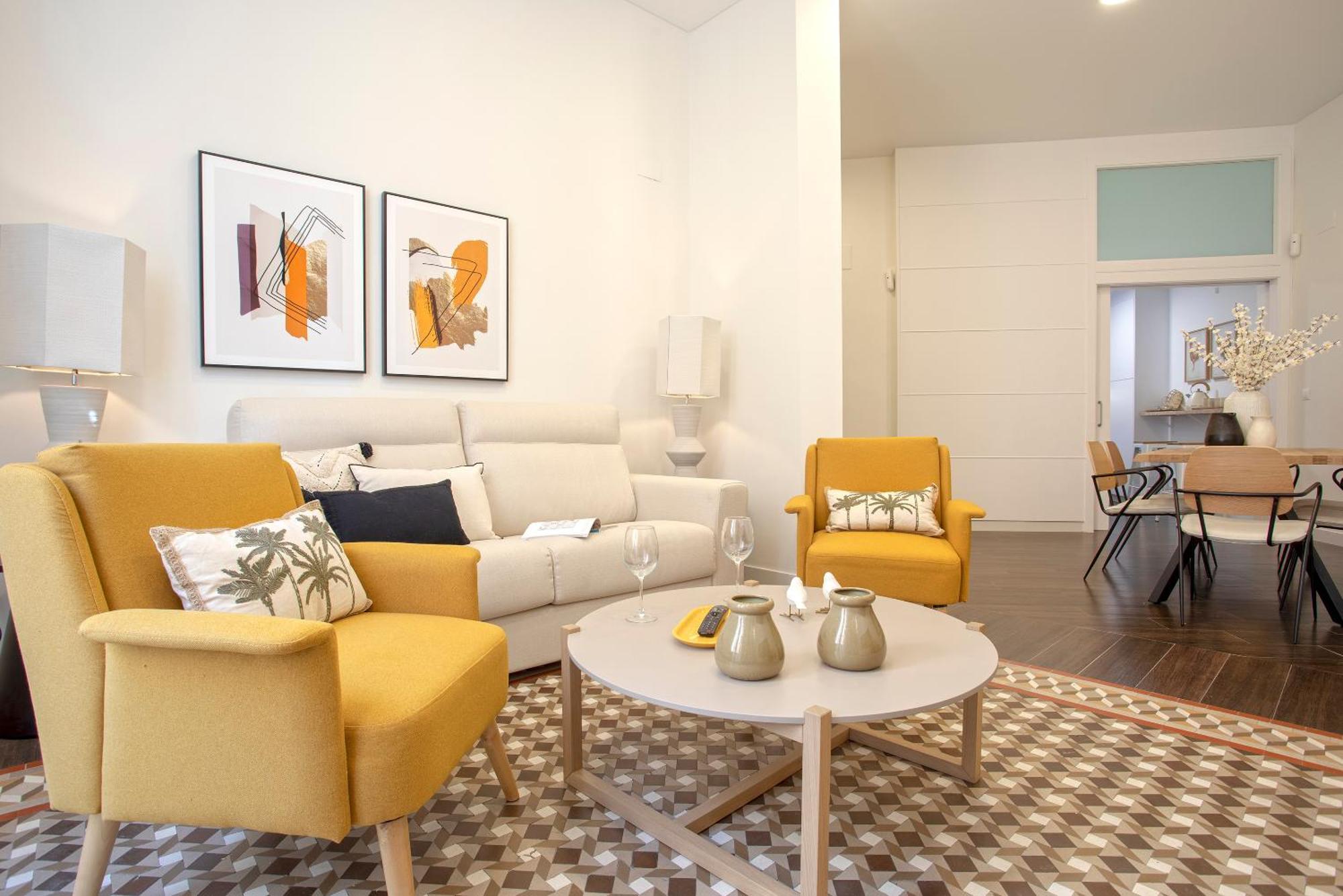 Genteel Larios Apartment