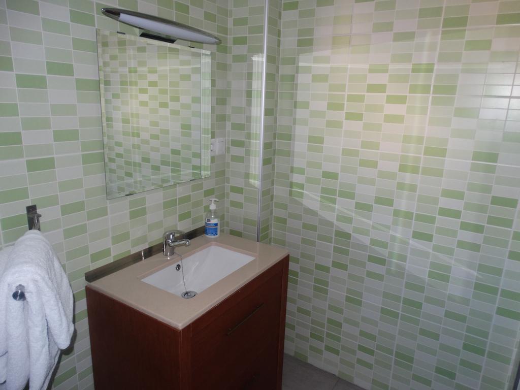 Apartment - Nuno Gomez, 24