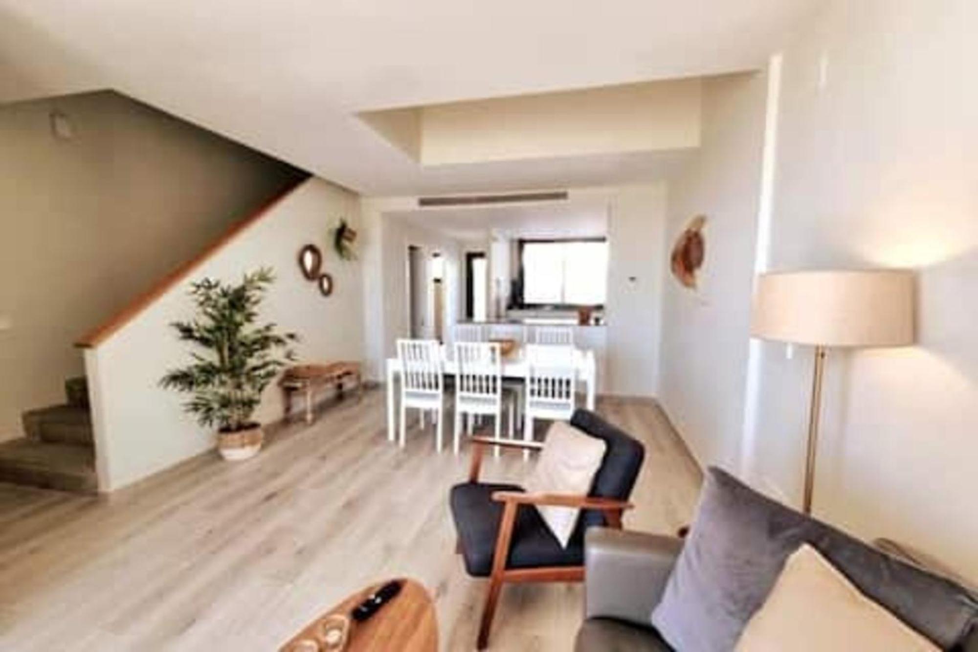 Modern Terrassed House Close *