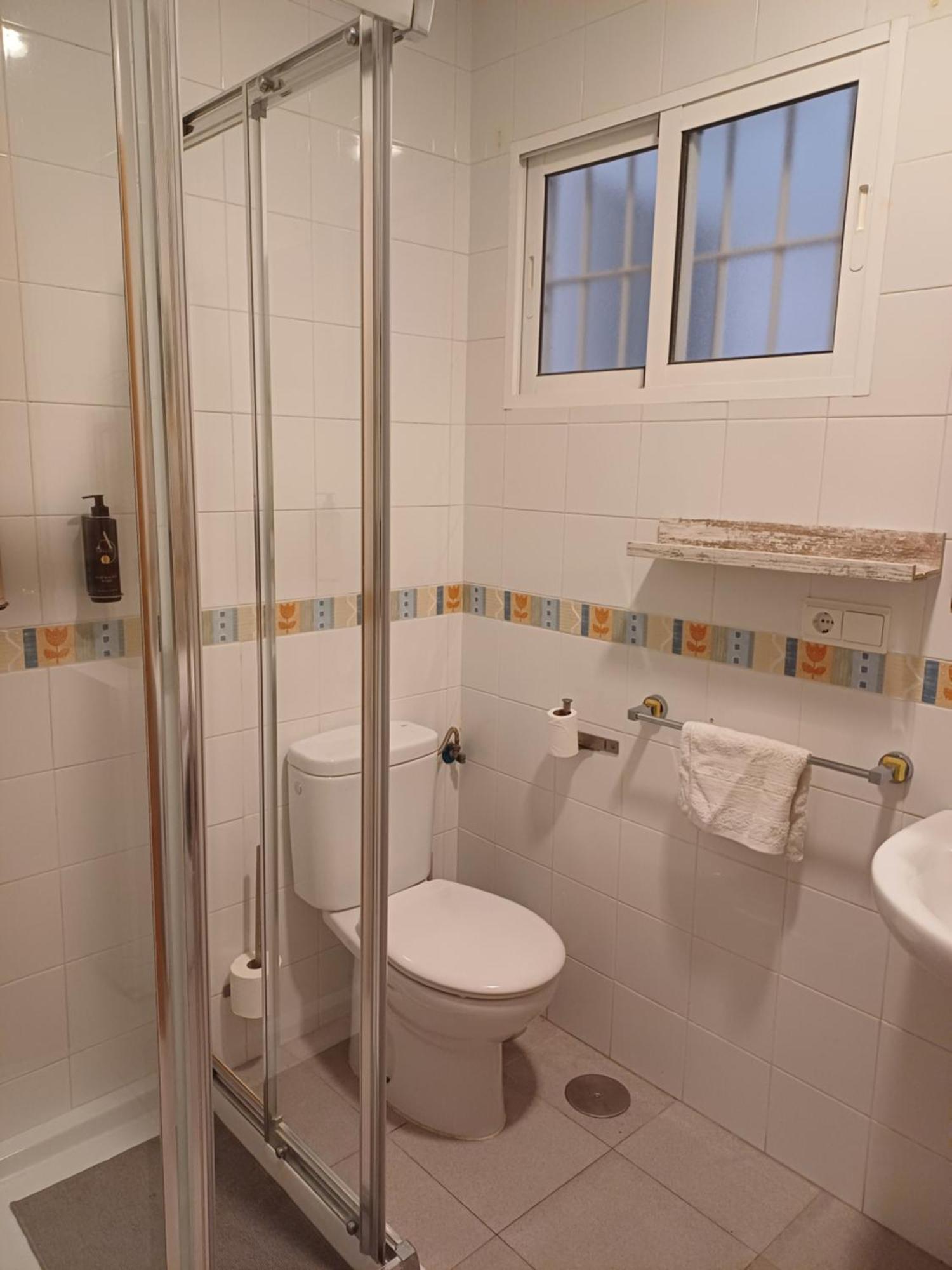 Apartamento Espacioso En Plaza De La Merced, Exterior Con Patio, En Centro Histórico *