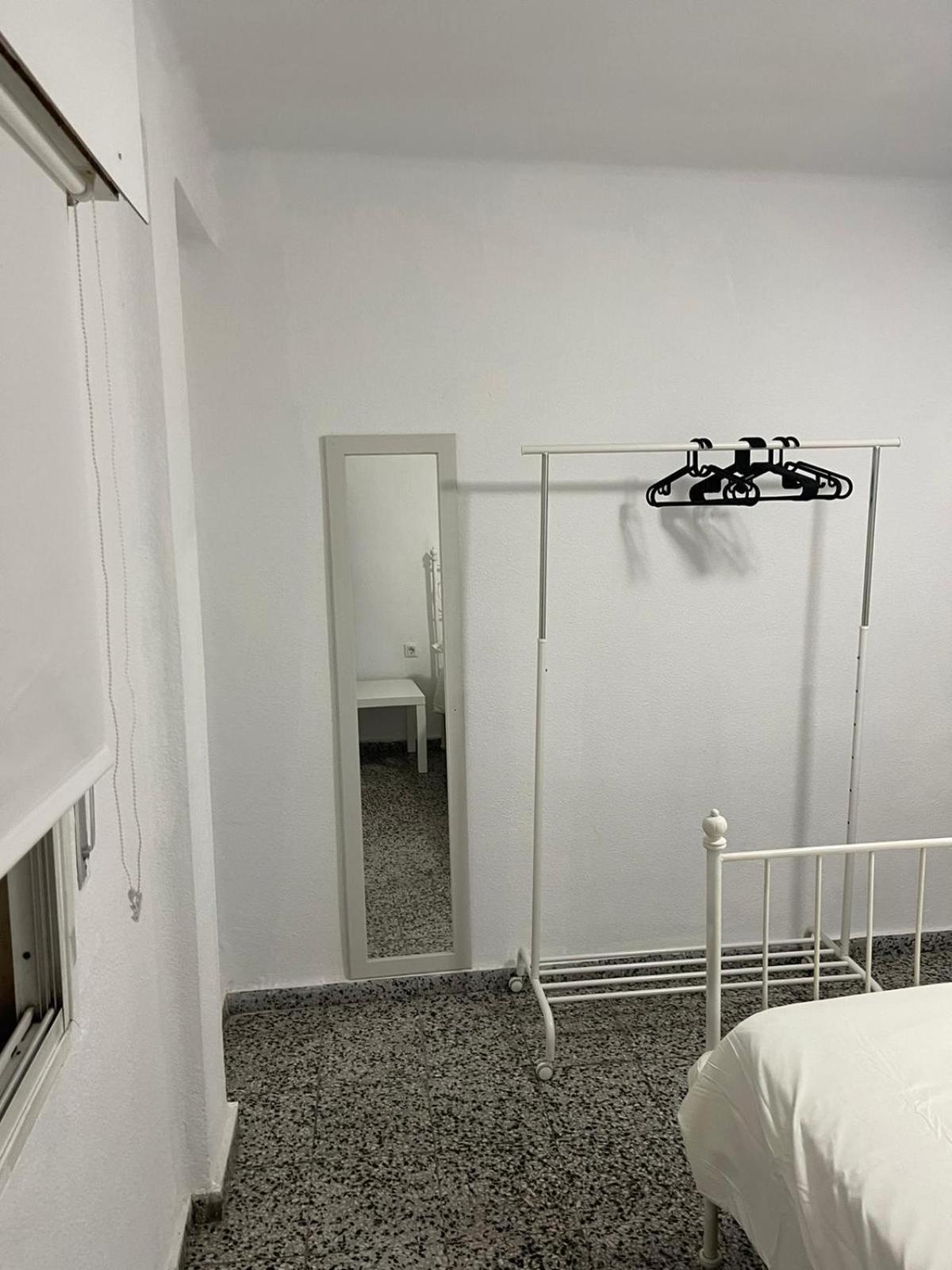 Homestay De Privadas En El Centro De *