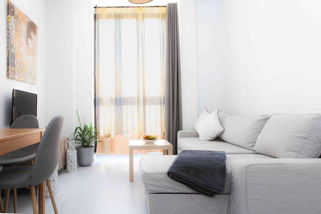 Apartment Stylish 2 Bedroom Next To Lamerced Plaza Malaga