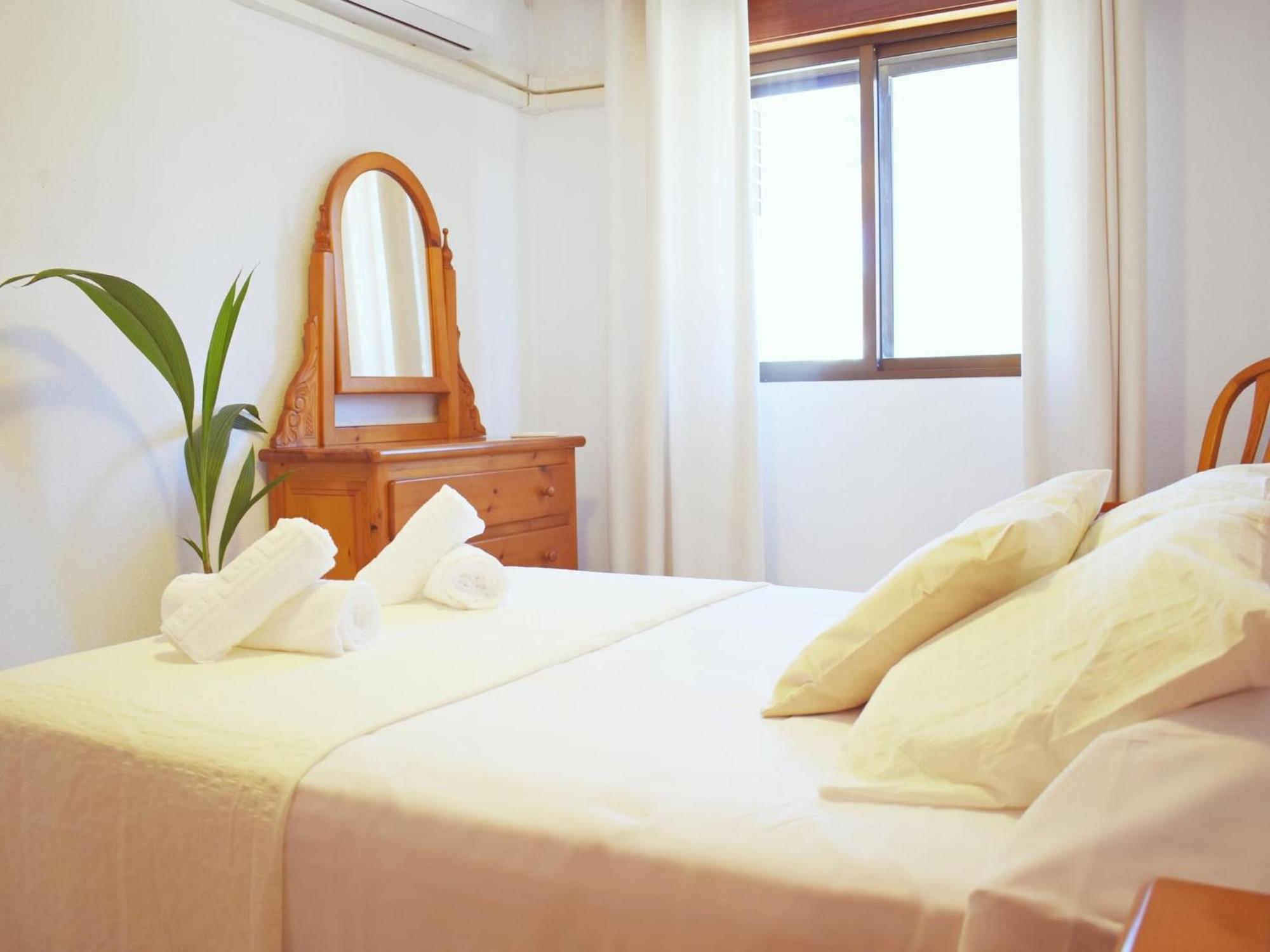Amplio Y Luminoso Cerca Del Centro Y La Playa Con Piscina Y Parking Privado Malaga