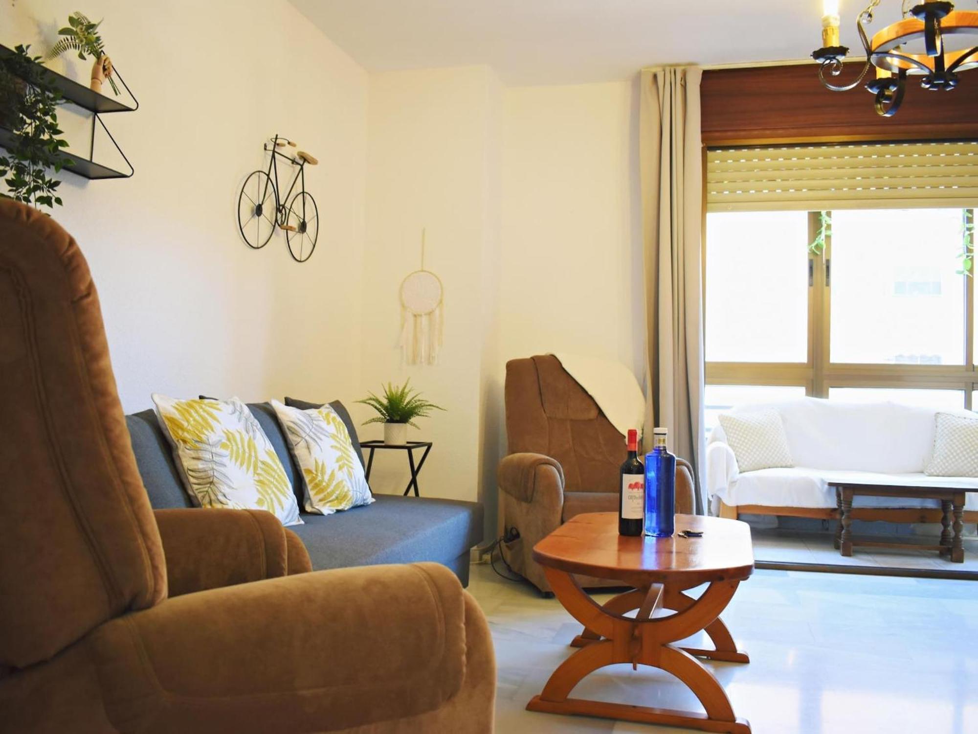 Amplio Y Luminoso Cerca Del Centro Y La Playa Con Piscina Y Parking Privado Malaga