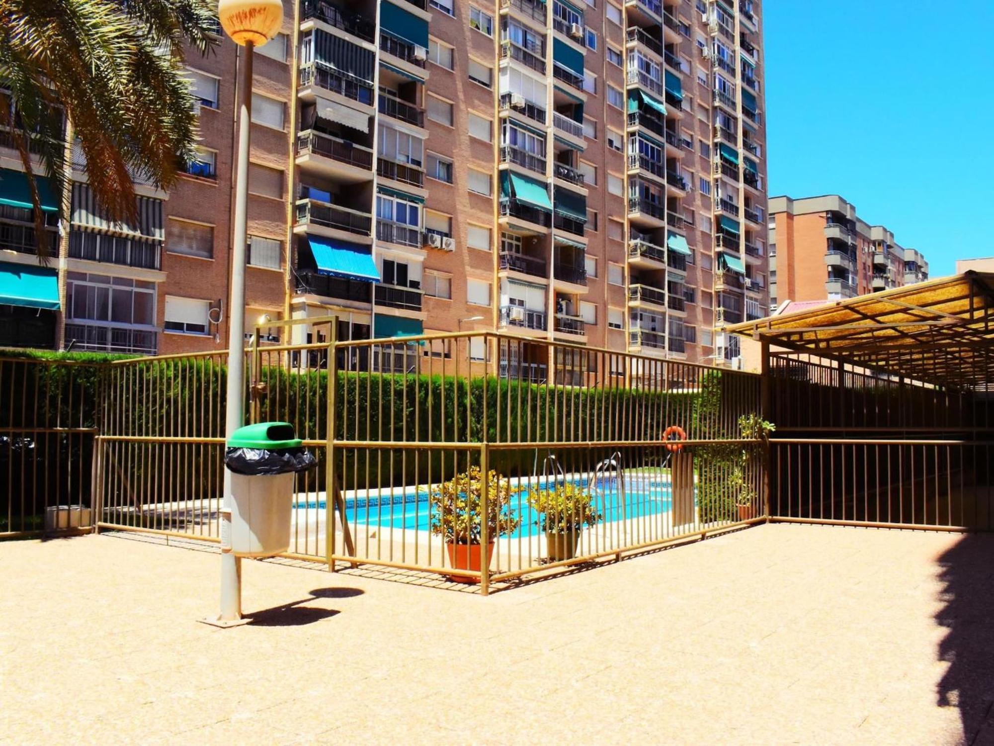 Amplio Y Luminoso Cerca Del Centro Y La Playa Con Piscina Y Parking Privado Apartment
