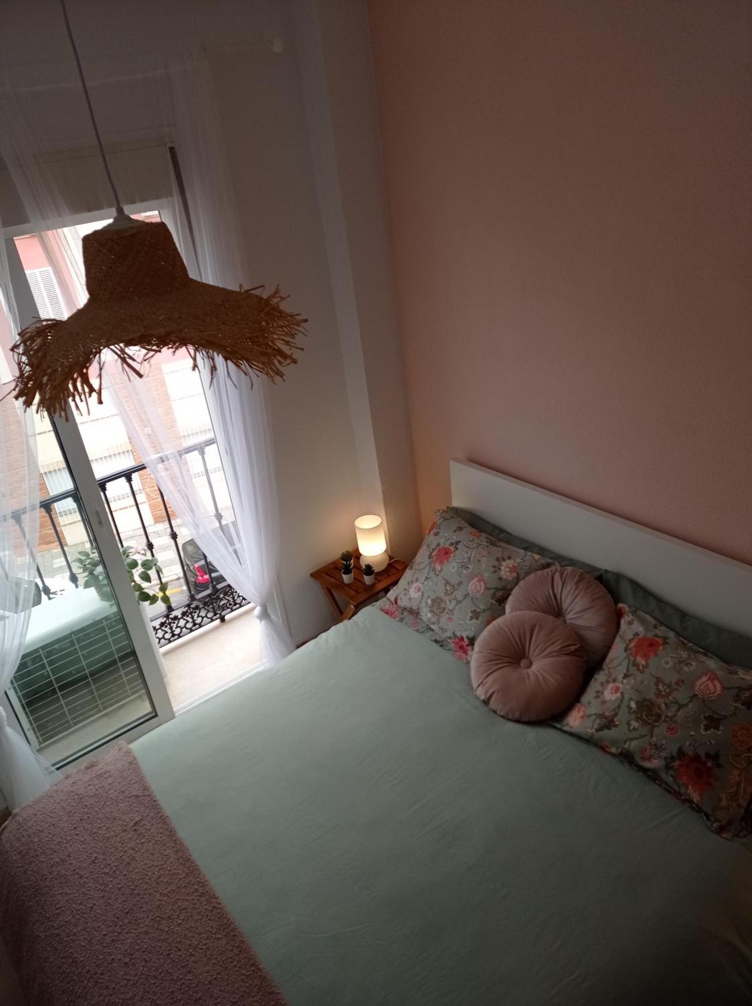 Apartment Penthouse With Solarium In The Center Of Malaga-atico Con Solarium En El Centro De Malaga