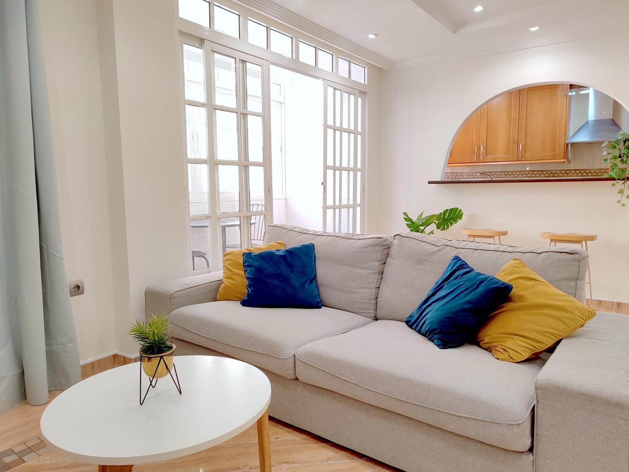 Apartment D4: Design & Relax In The *