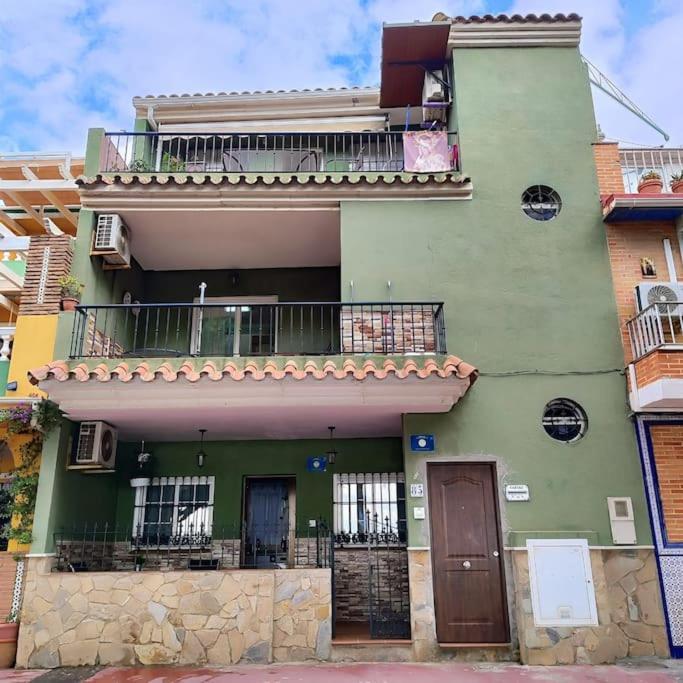 Magnificent Ground Floor With Views - B Apartment