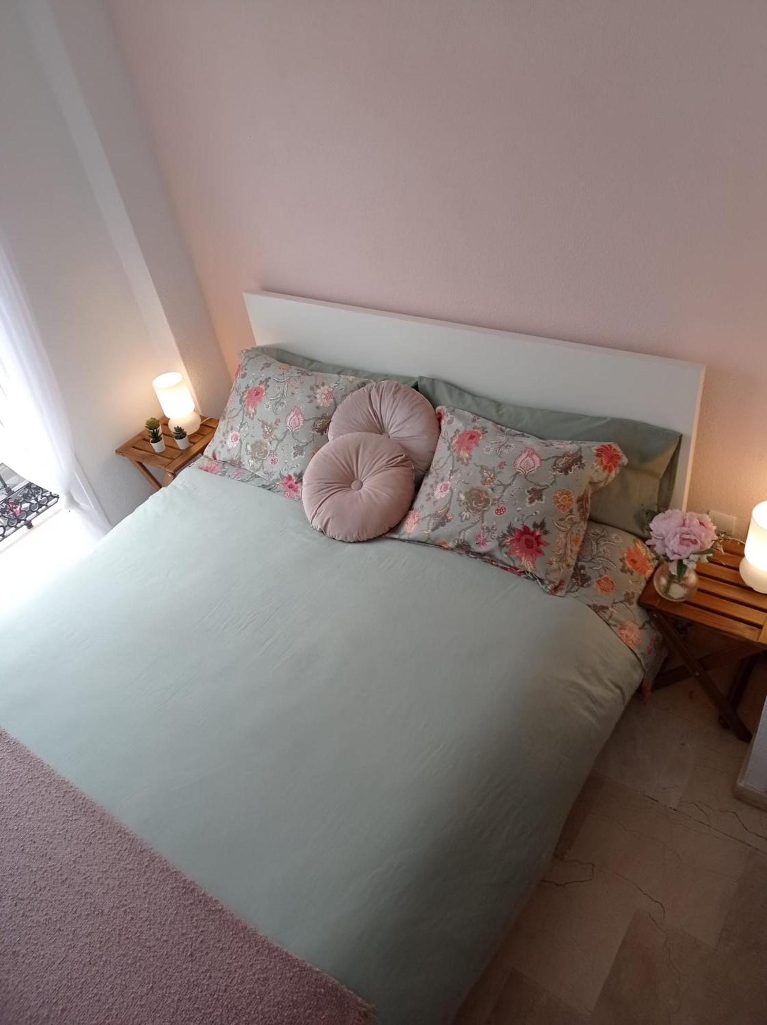 Apartment Penthouse With Solarium In The Center Of Malaga-atico Con Solarium En El Centro De Malaga