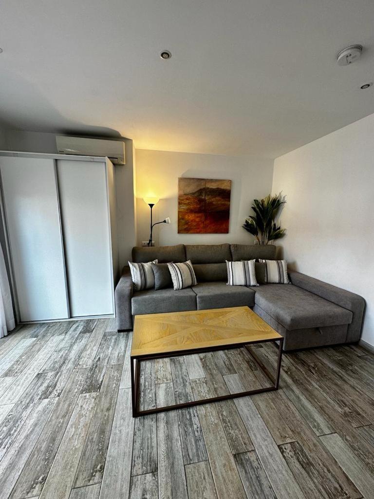 Dobo Homes - Sl4 *