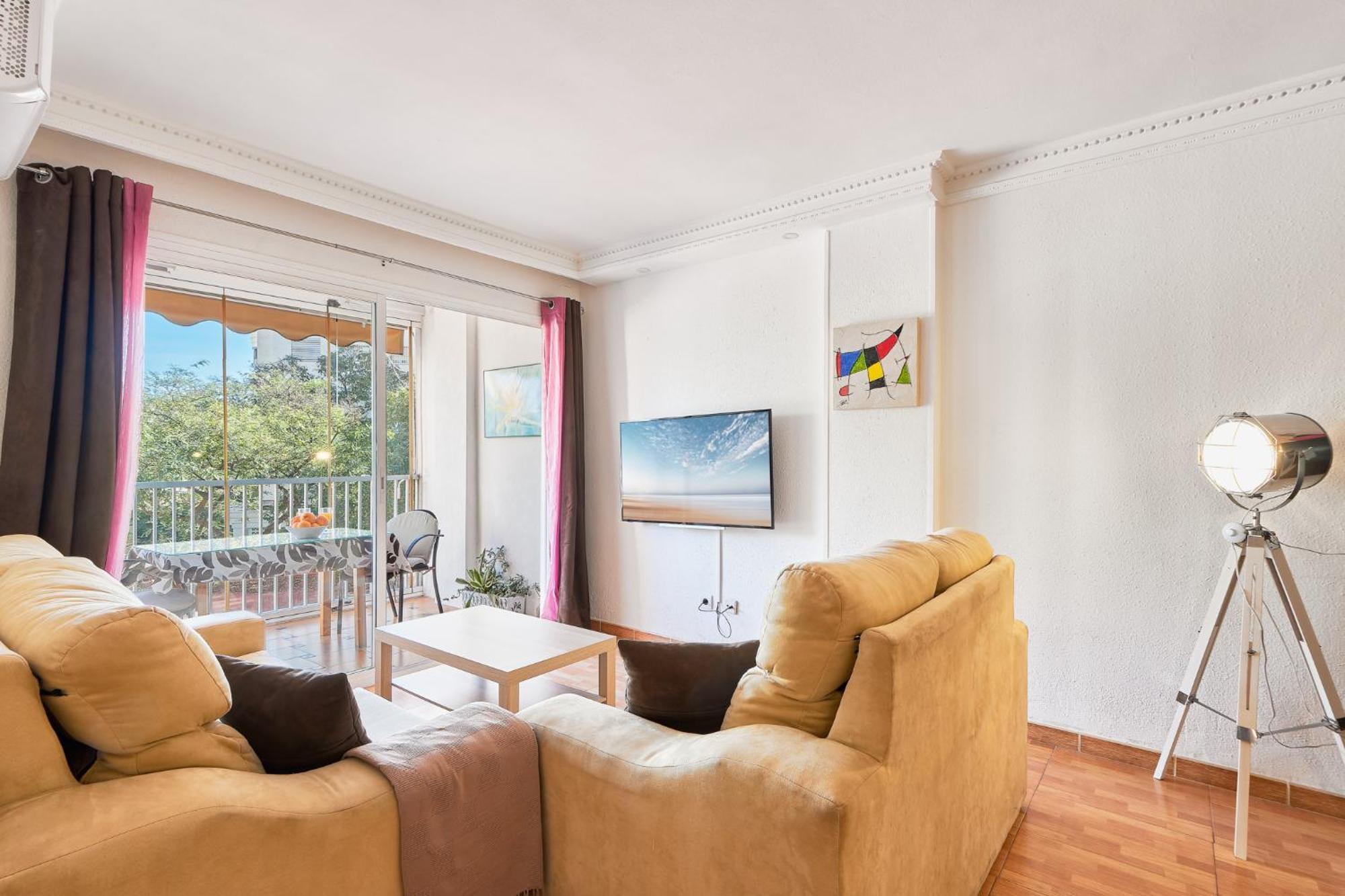 Honey Family Apartment