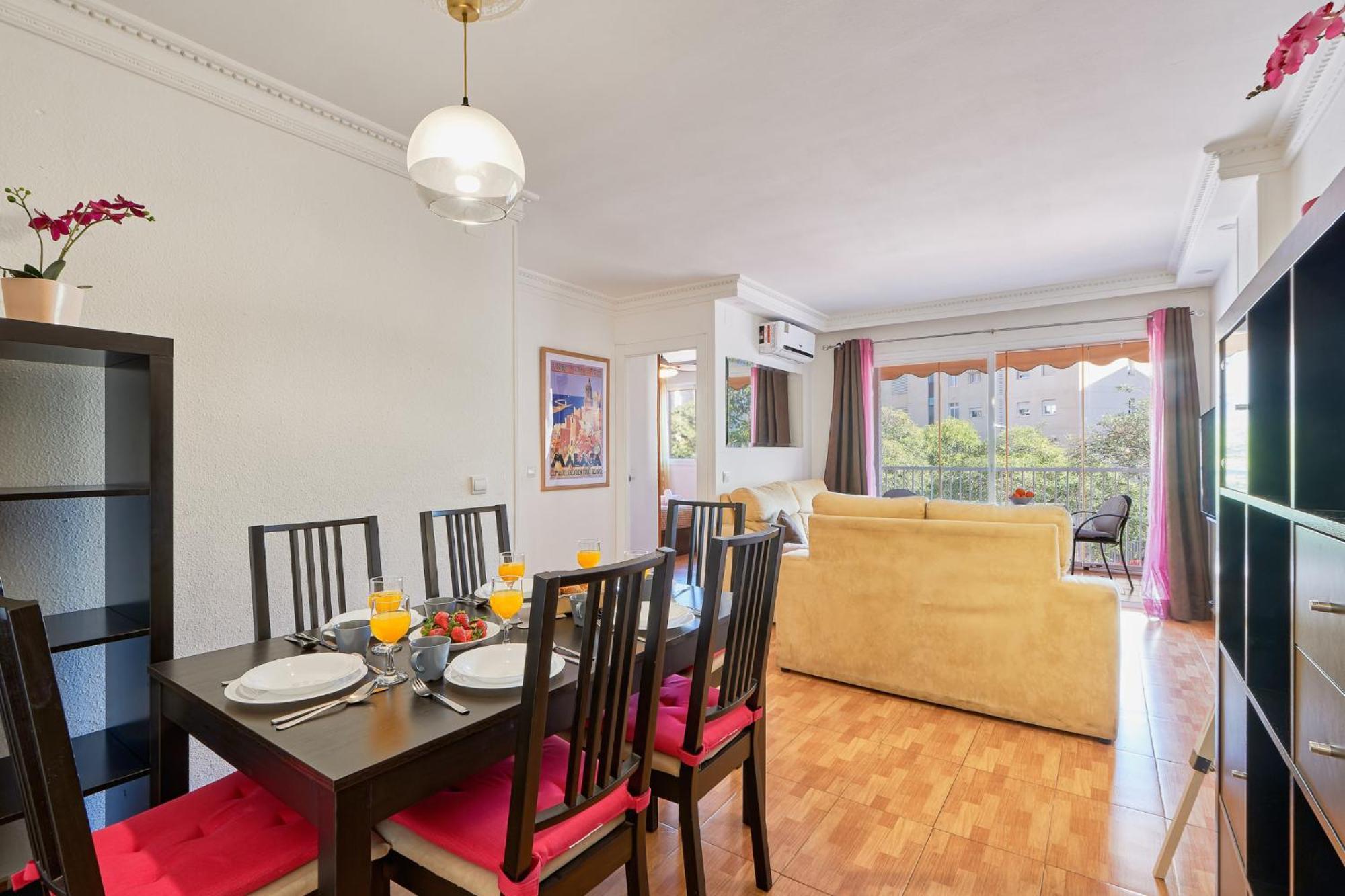 Honey Family Apartment