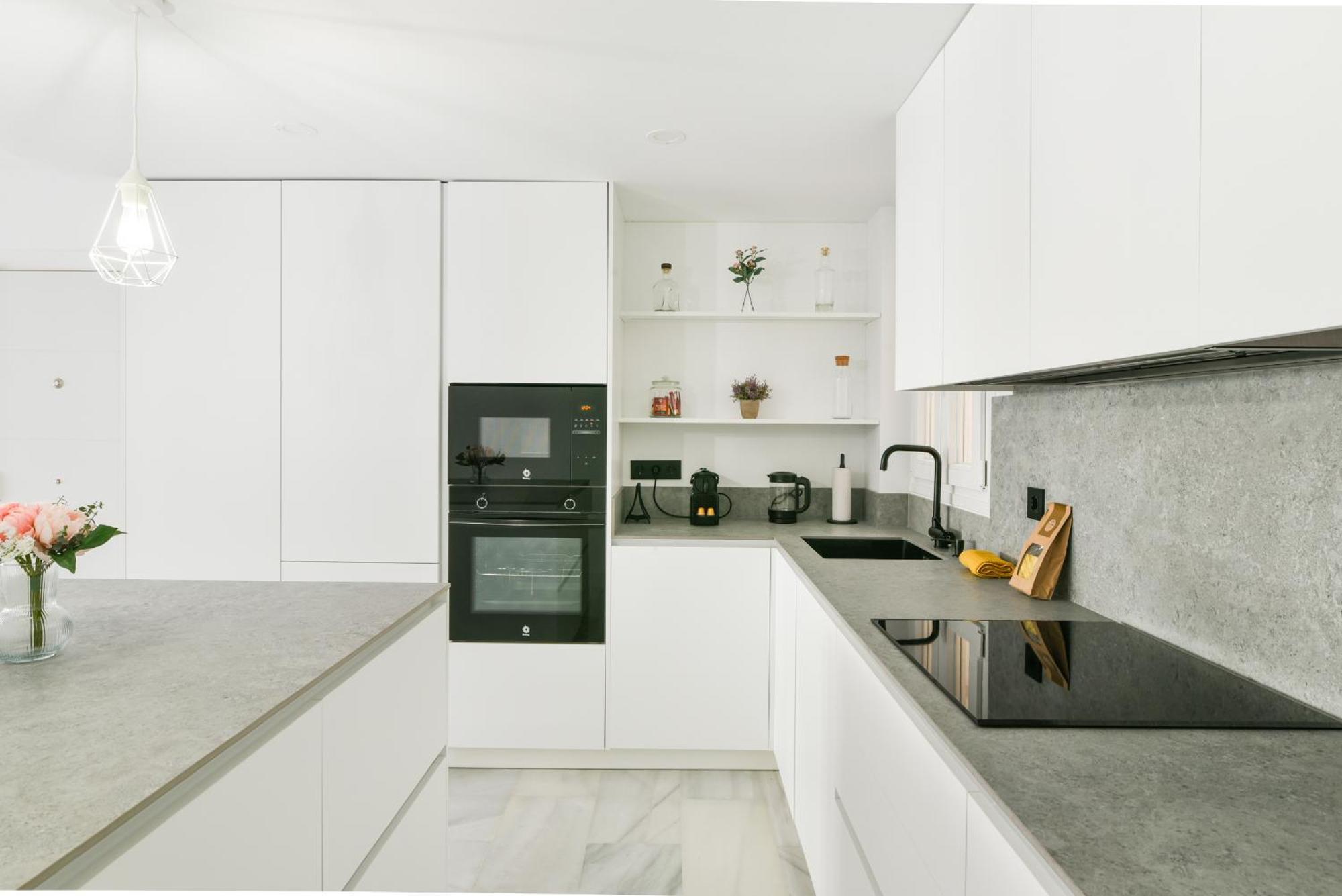 Magnificent- 2bd 2bth- Center Apartamento *