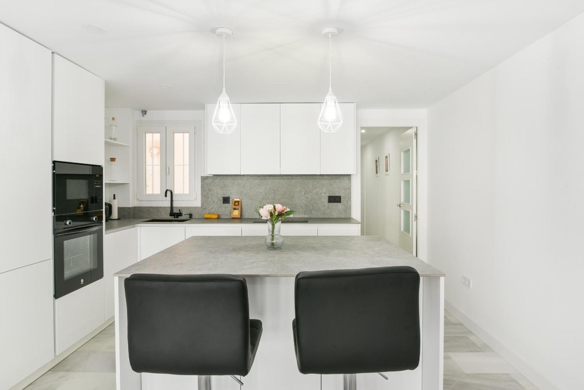 Magnificent- 2bd 2bth- Center Apartamento