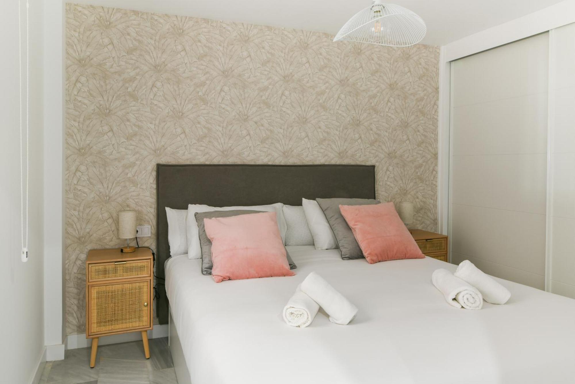 Magnificent- 2bd 2bth- Center Apartamento *