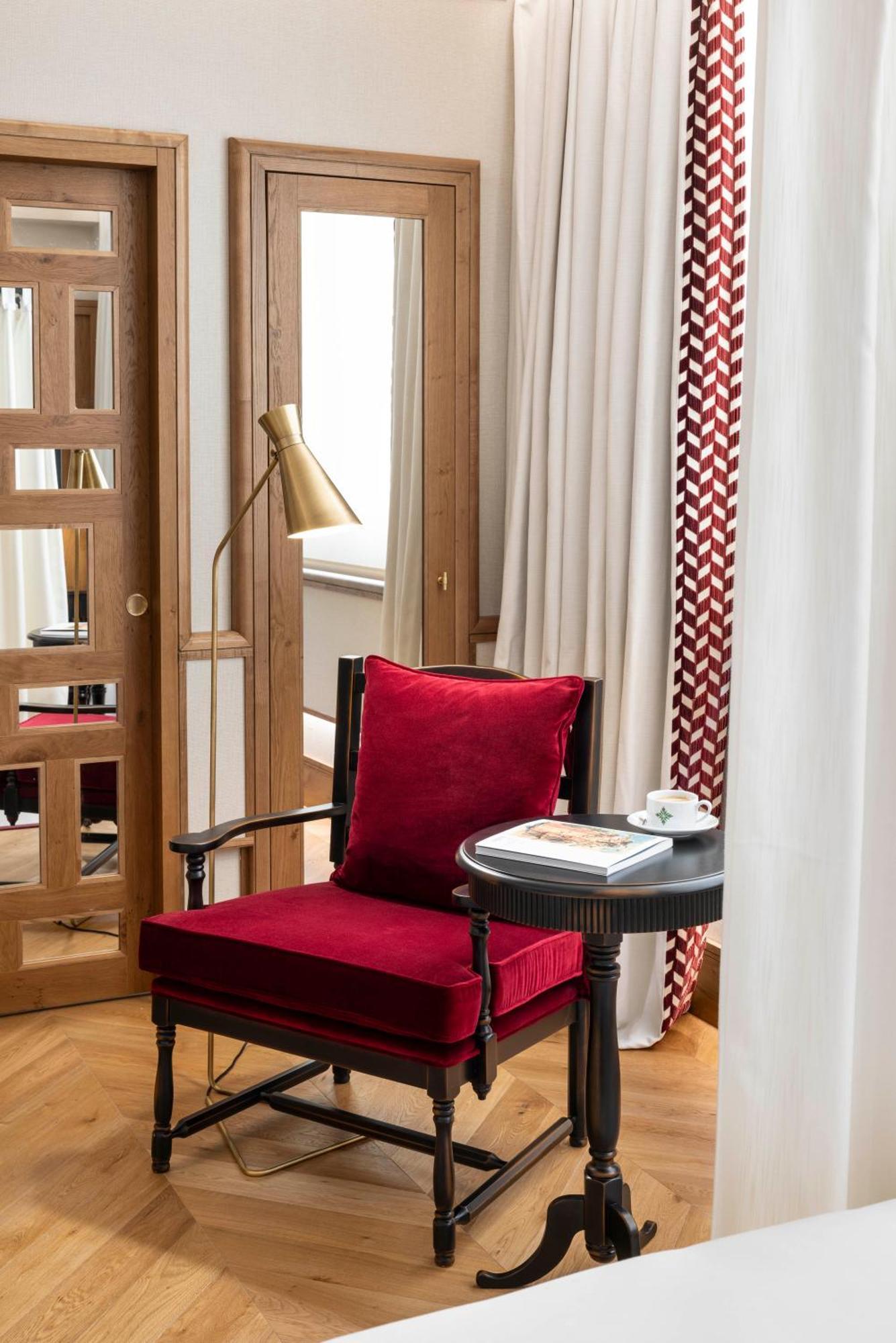 Hotel Palacio Solecio, A Small Luxury Of The World