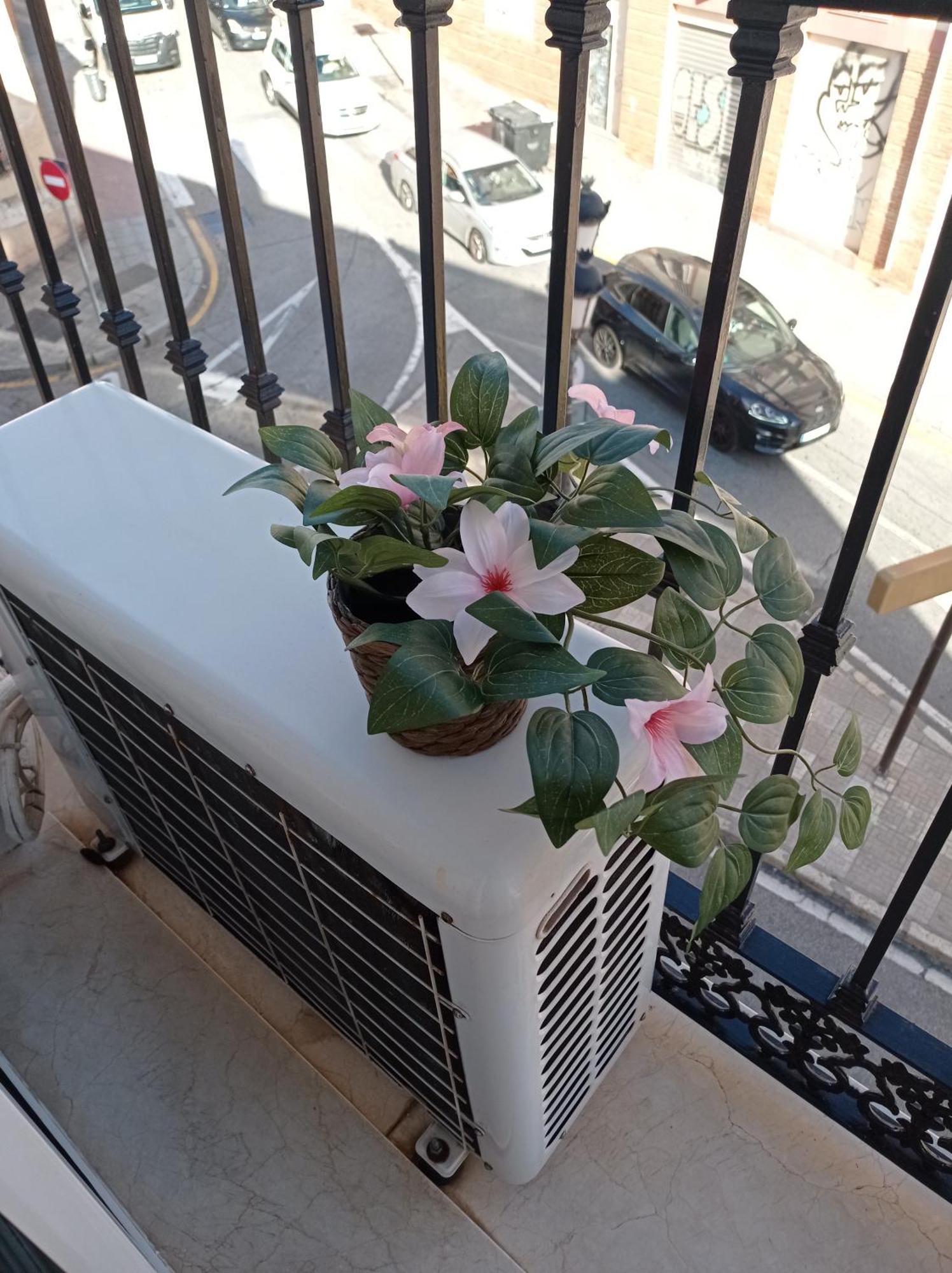 Penthouse With Solarium In The Center Of Malaga-atico Con Solarium En El Centro De *