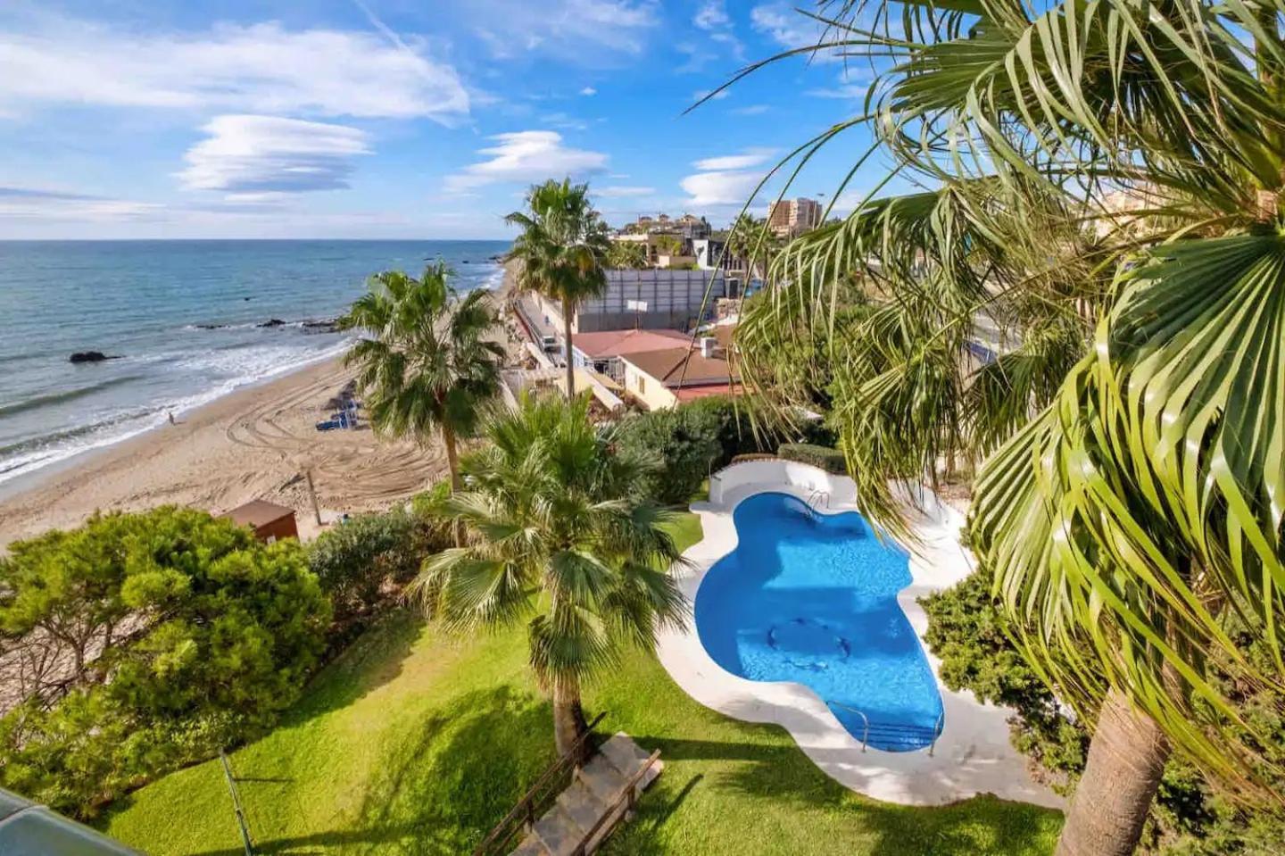 Aguamarina On The Front Appartement *