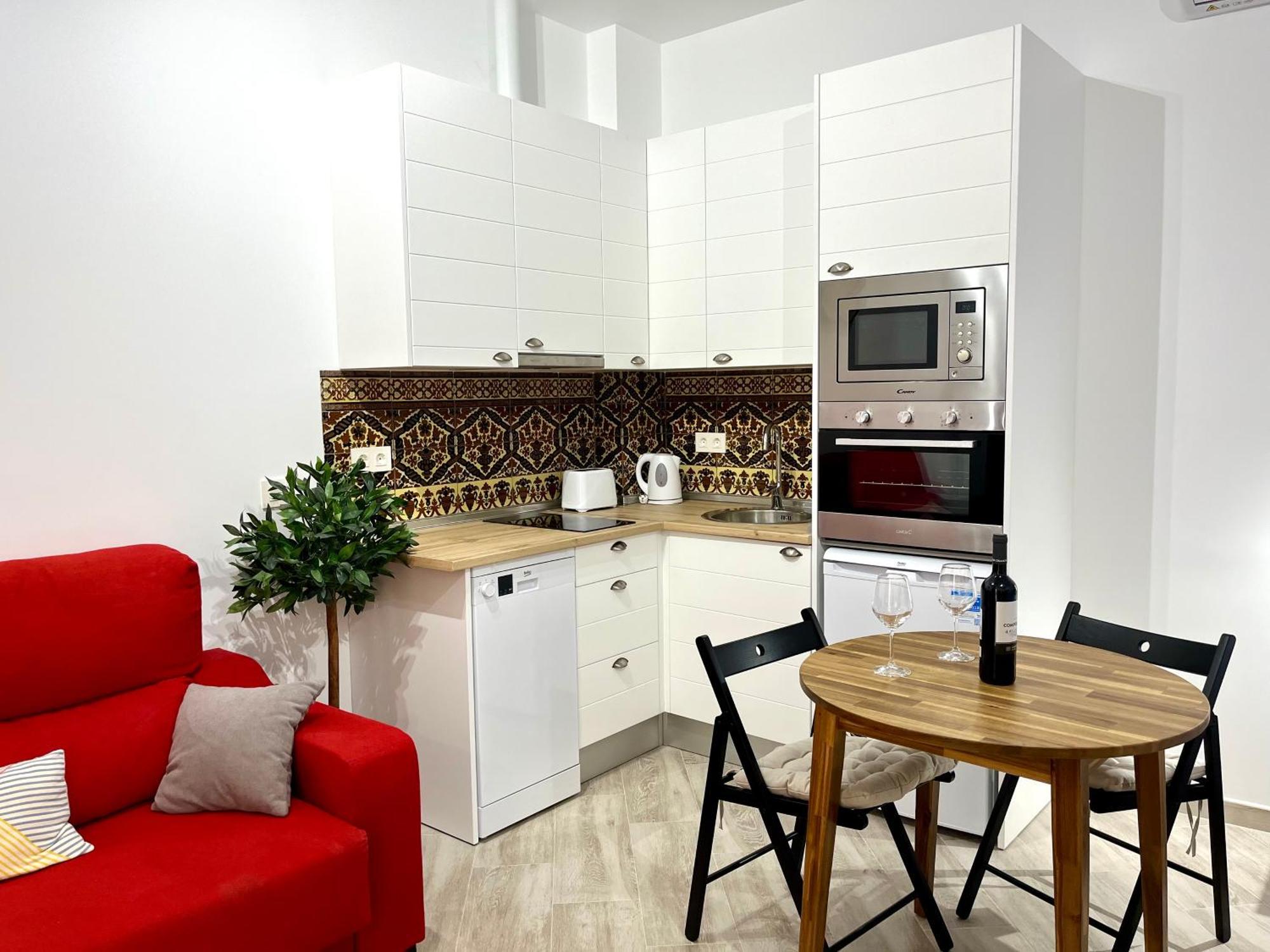 Malasana 51, New Art Apartment, Breakfast Included, Historic Center, Quite Neighborhood, Ml Málaga