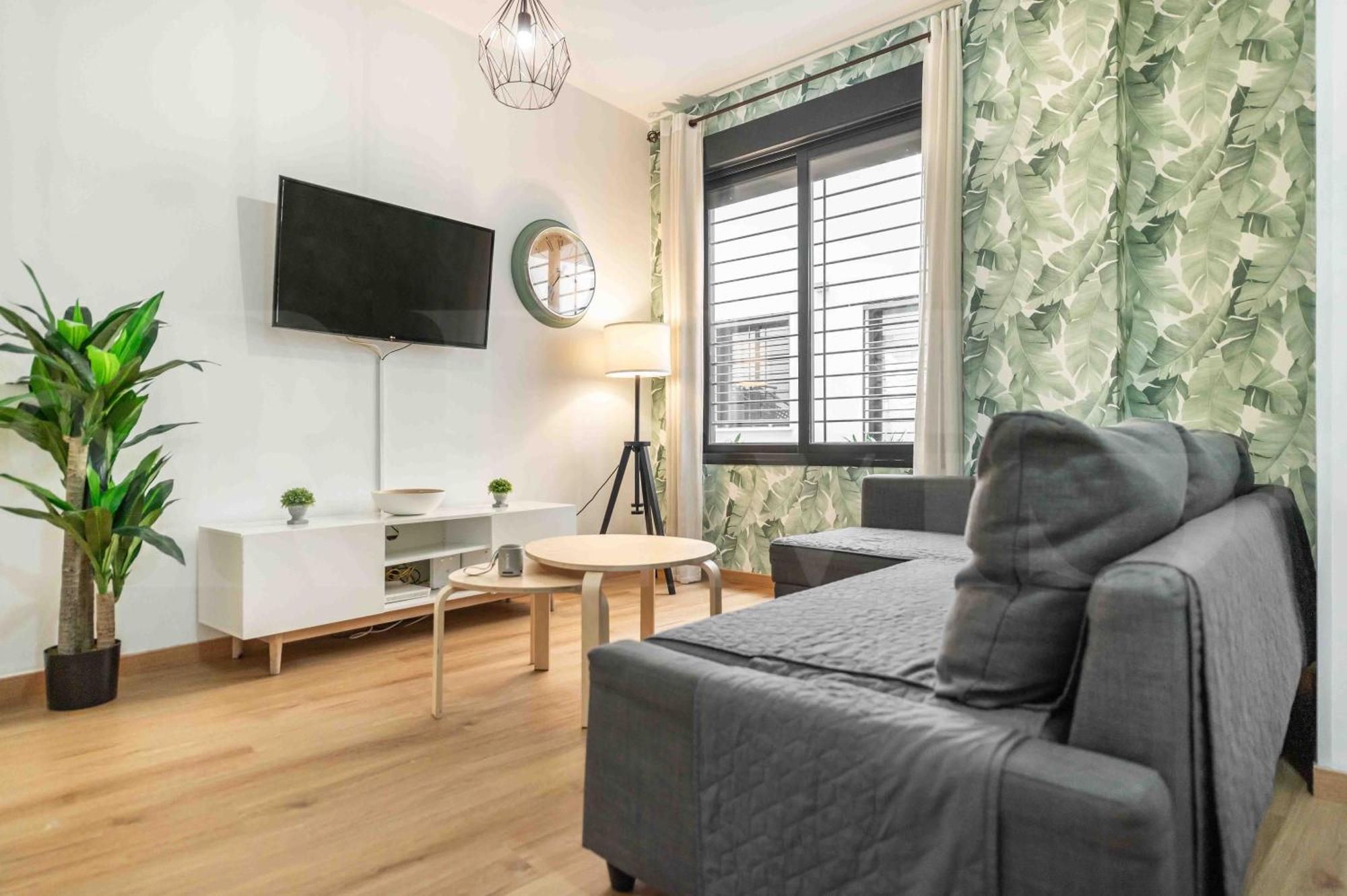 Relaxing With Parking In The Center By Rems Appartement *