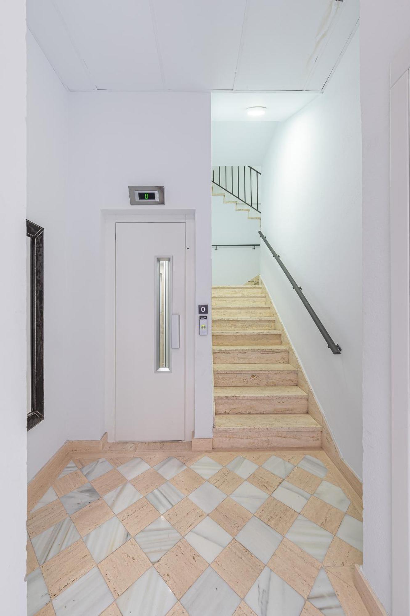 Dona Elvira Carreteria Apartment Malaga