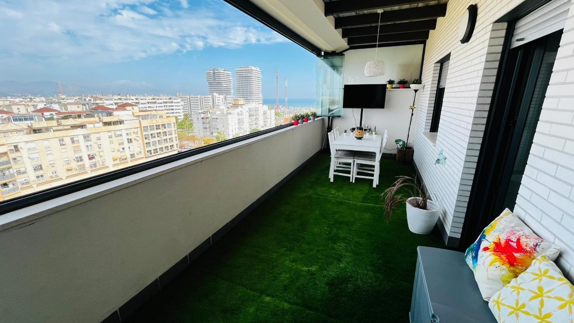 Apartamento ático Con Piscina Y Vistas Al Mar Parque Litoral *