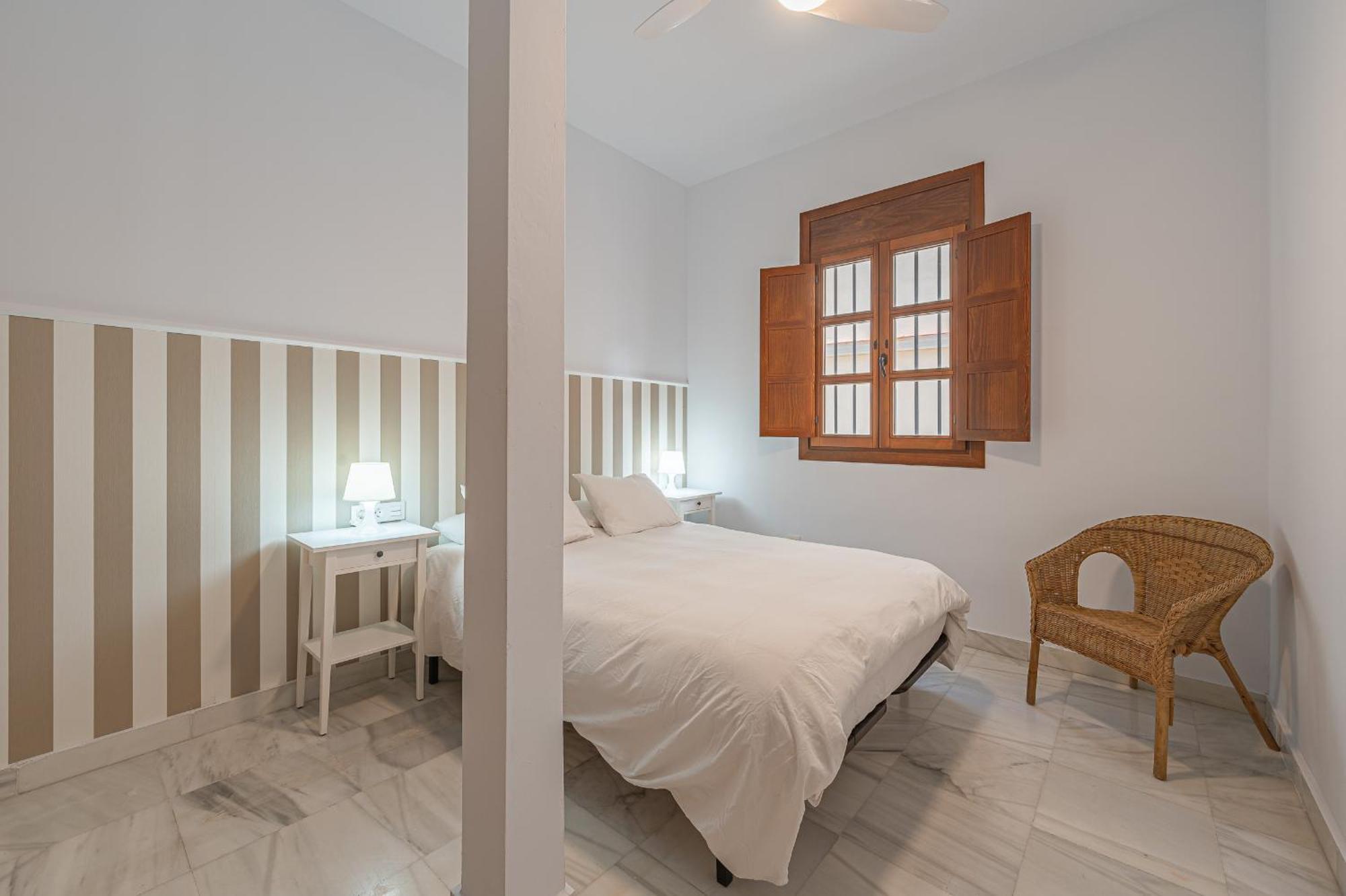 Dona Elvira Carreteria Malaga