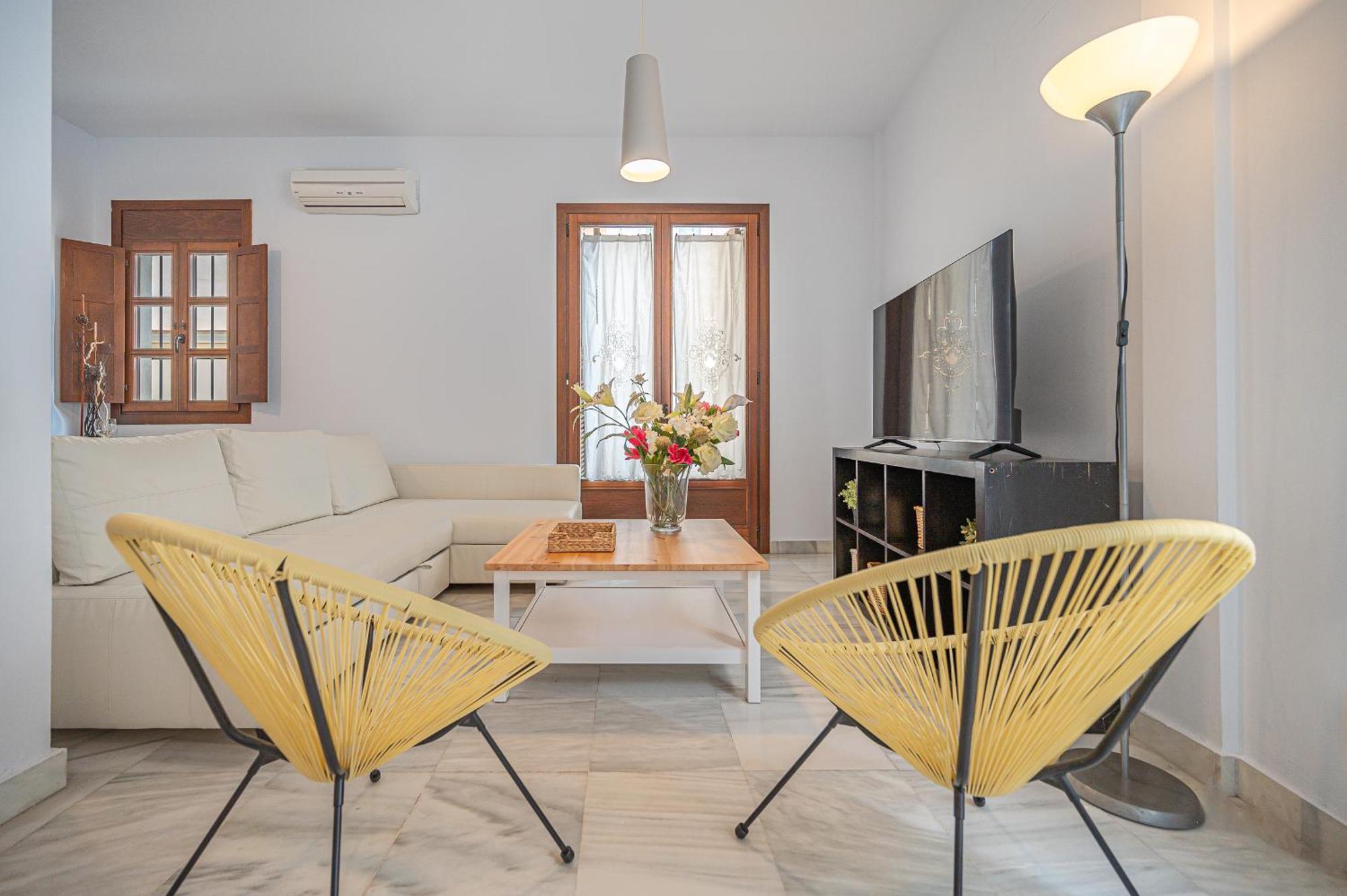 Dona Elvira Carreteria Apartment Malaga