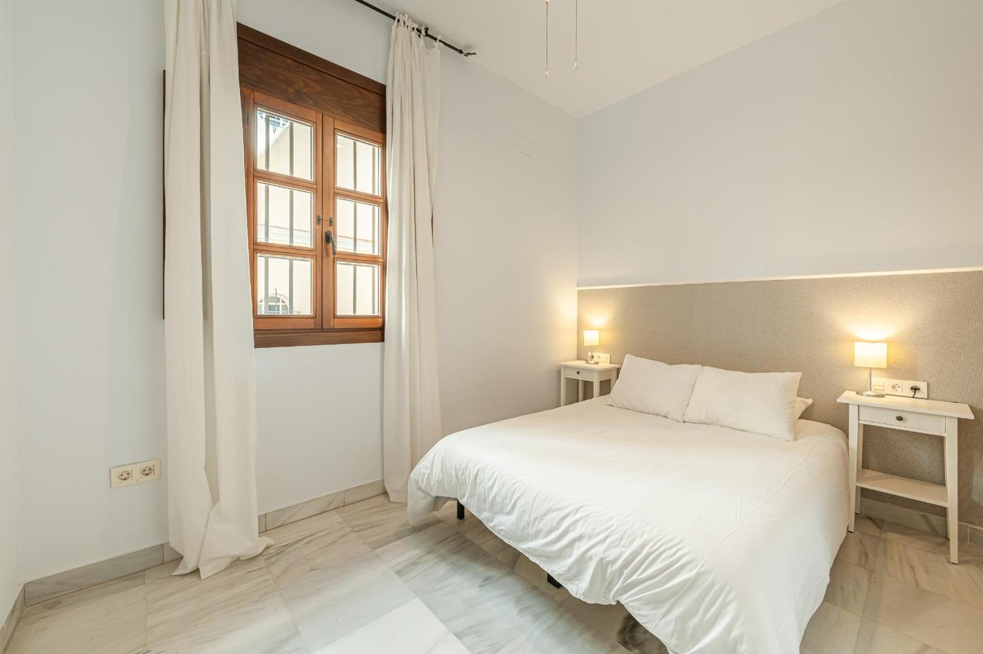 Dona Elvira Carreteria Apartment Malaga