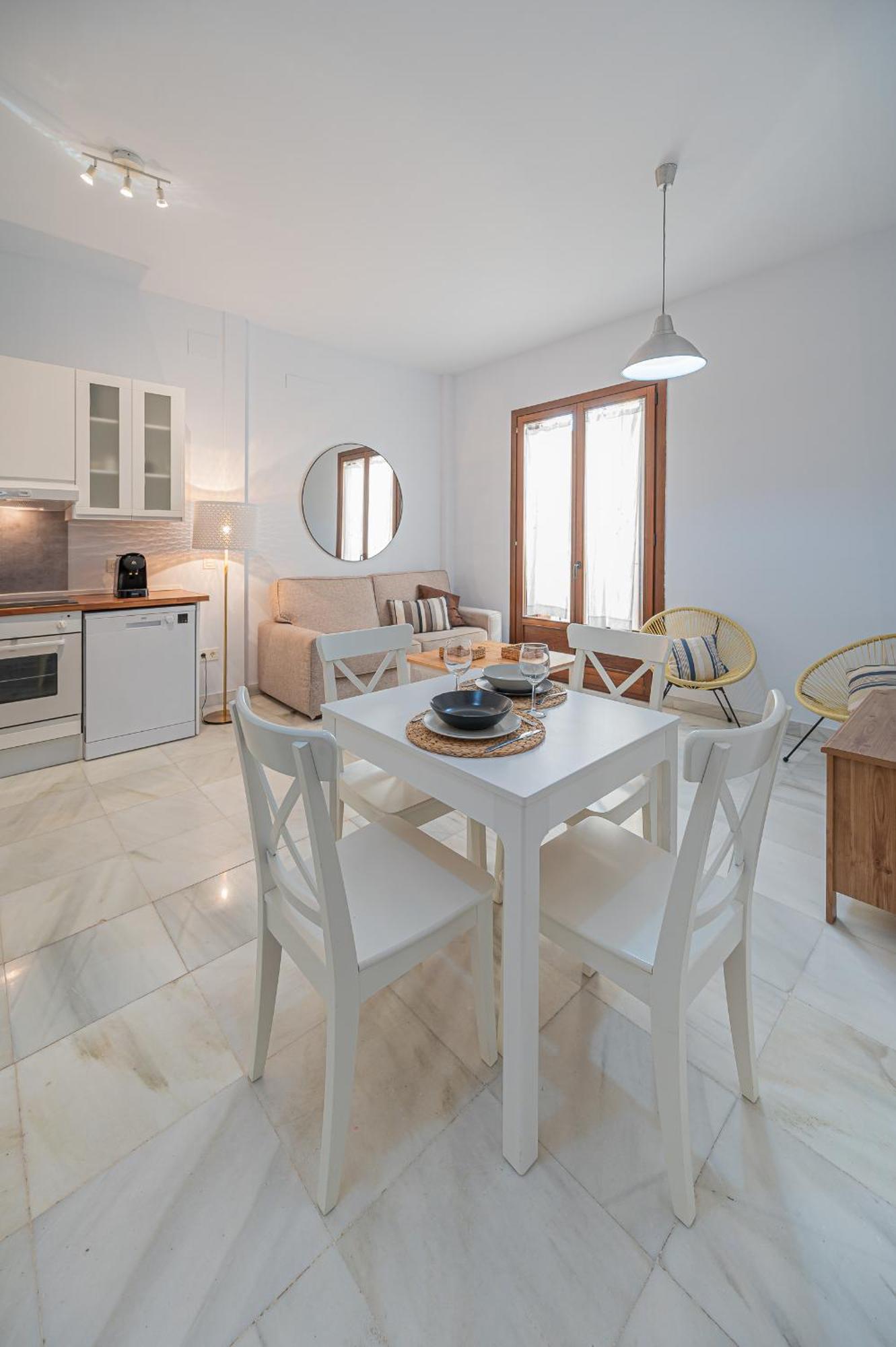 Dona Elvira Carreteria Apartment *