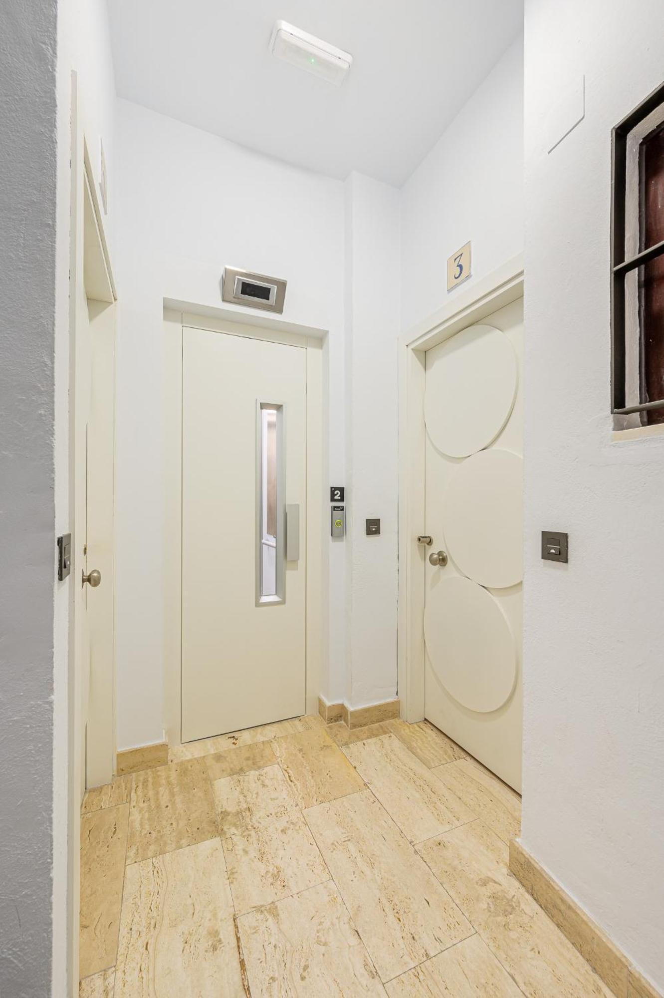 Dona Elvira Carreteria Apartment *
