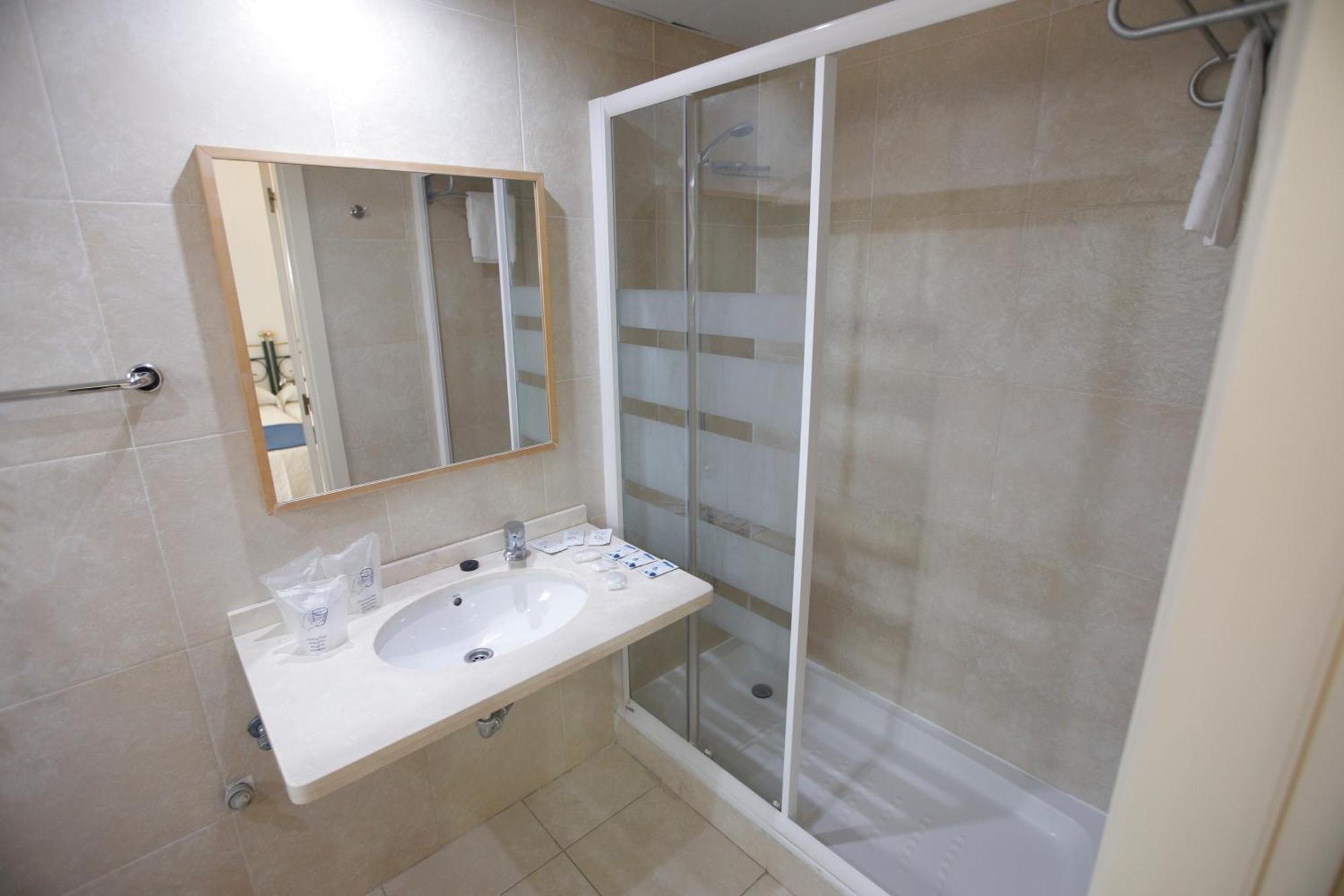 Hotel Eliseos 3*