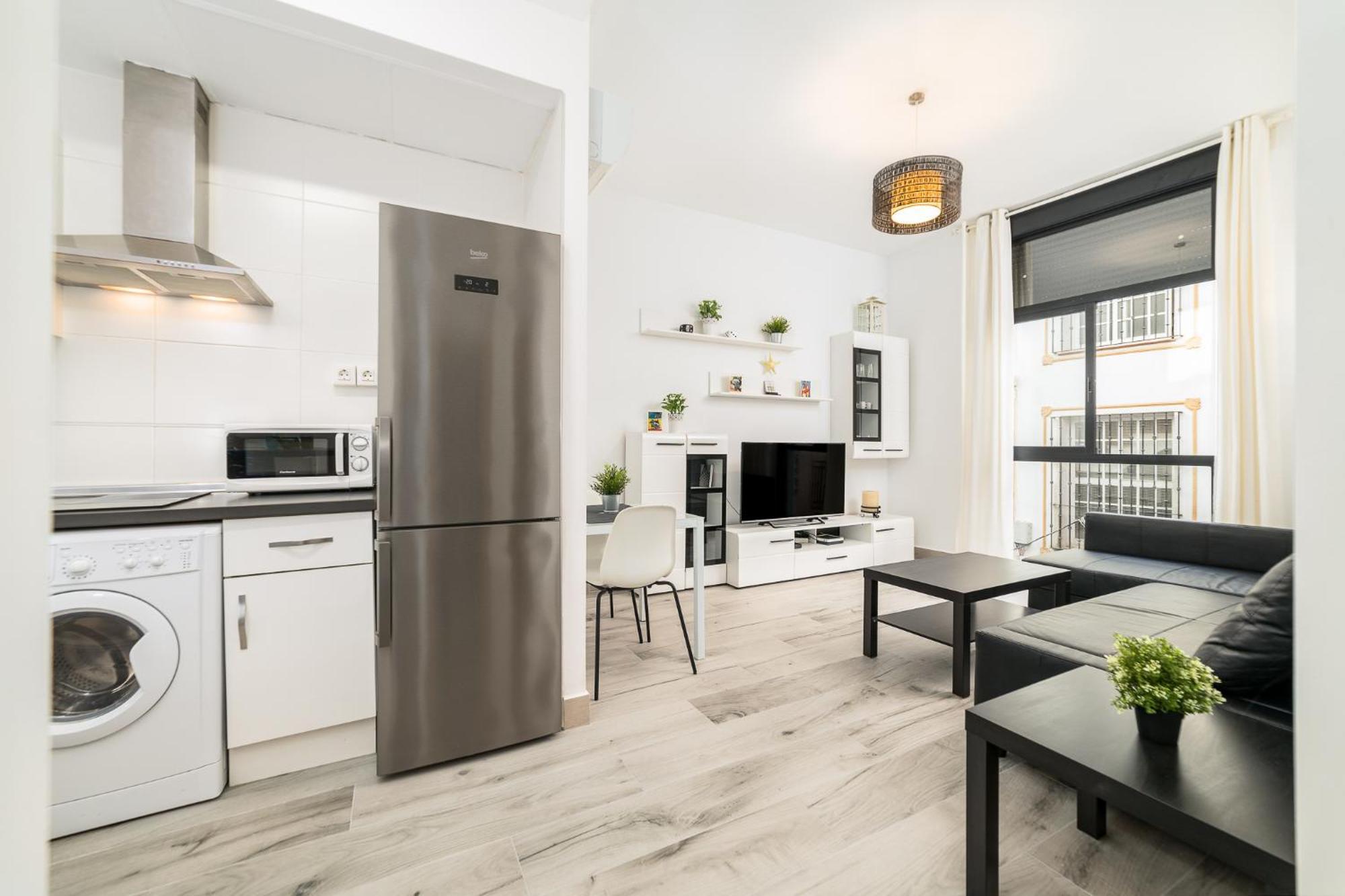 Apartment Picasso With Swimming Pool And Parking In The Center!