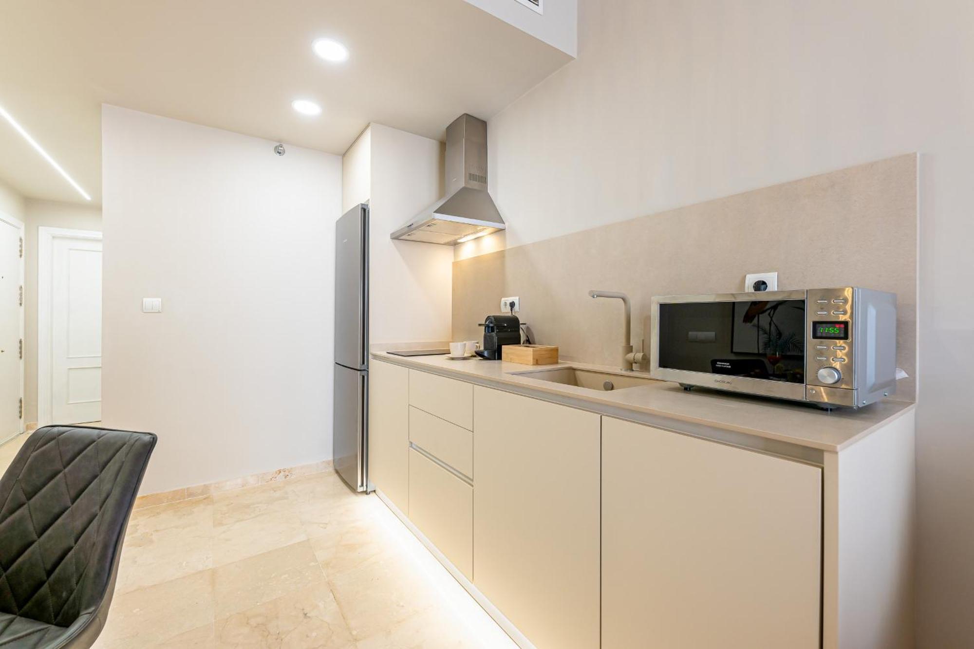 Vivendos - Ma16 - Capuchinos Parking Apartment *