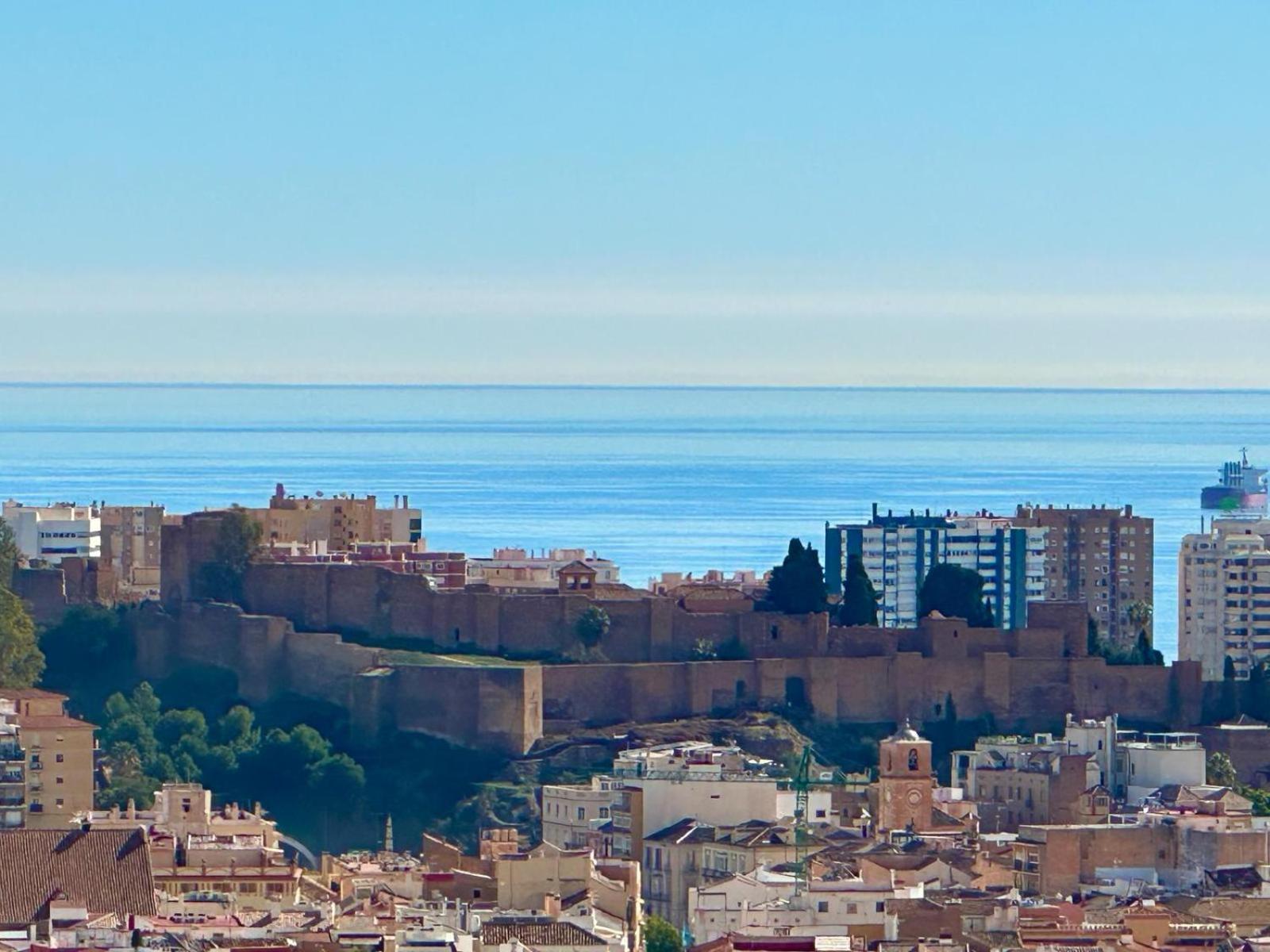 Urban Sky Serviced By P&o * Malaga