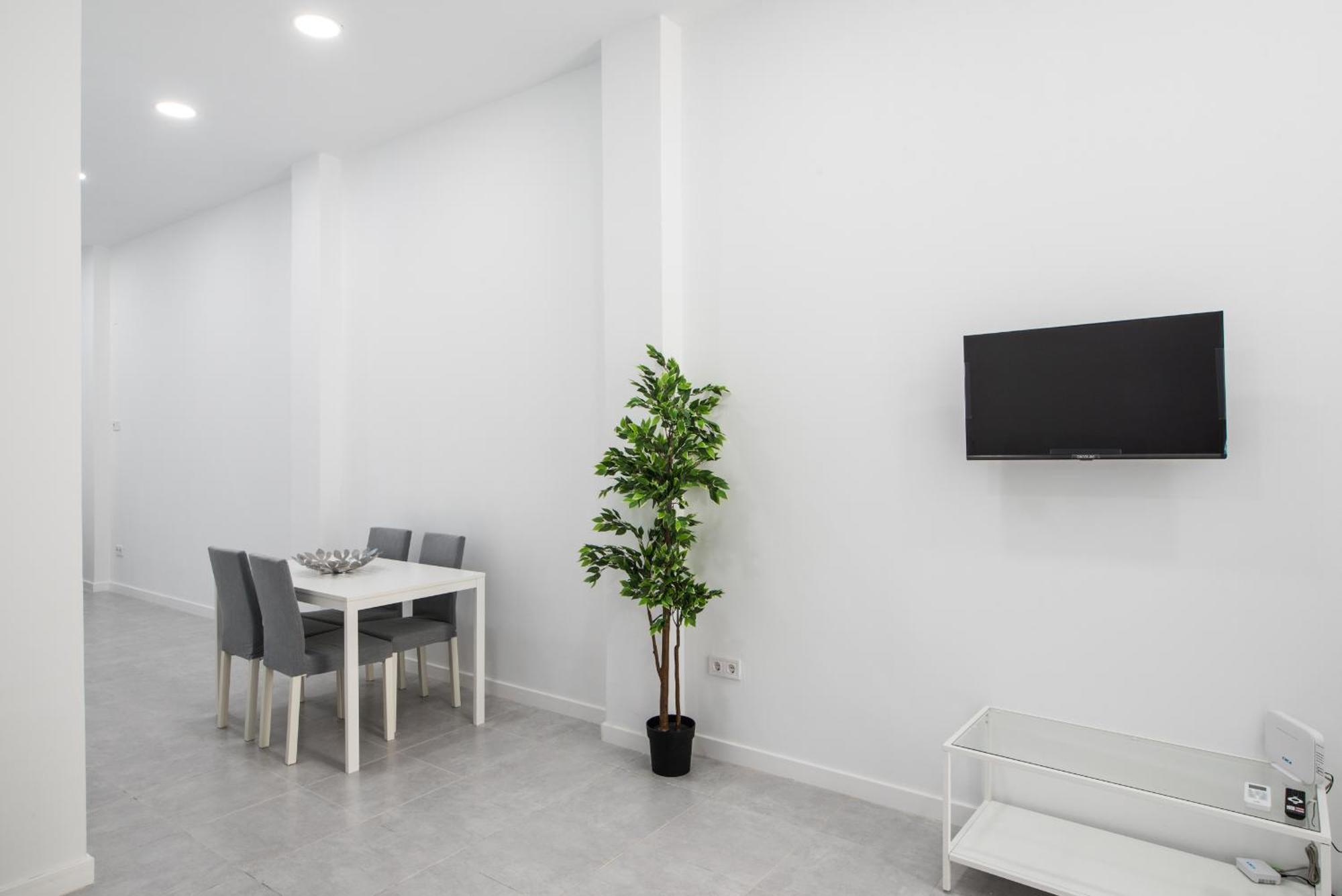 Comfortable 1 Bath 1bedroom Apartment *