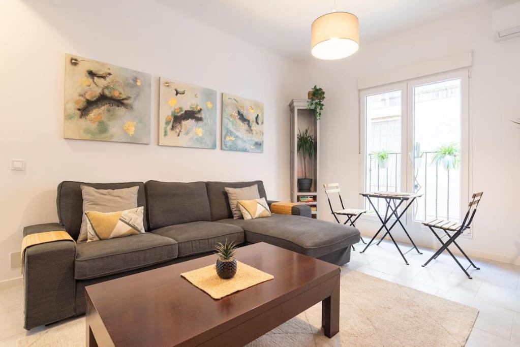 3 Bedroom Flat In Historic Centre Apartment