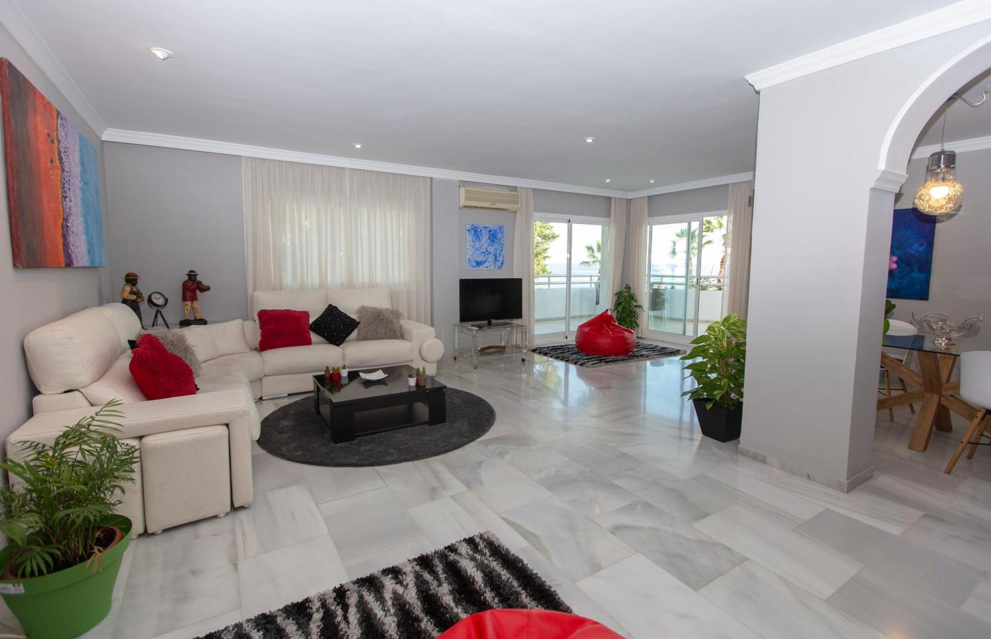 Apartamento Venecia, De Lujo En 1º Línea De Playa + Parking Málaga