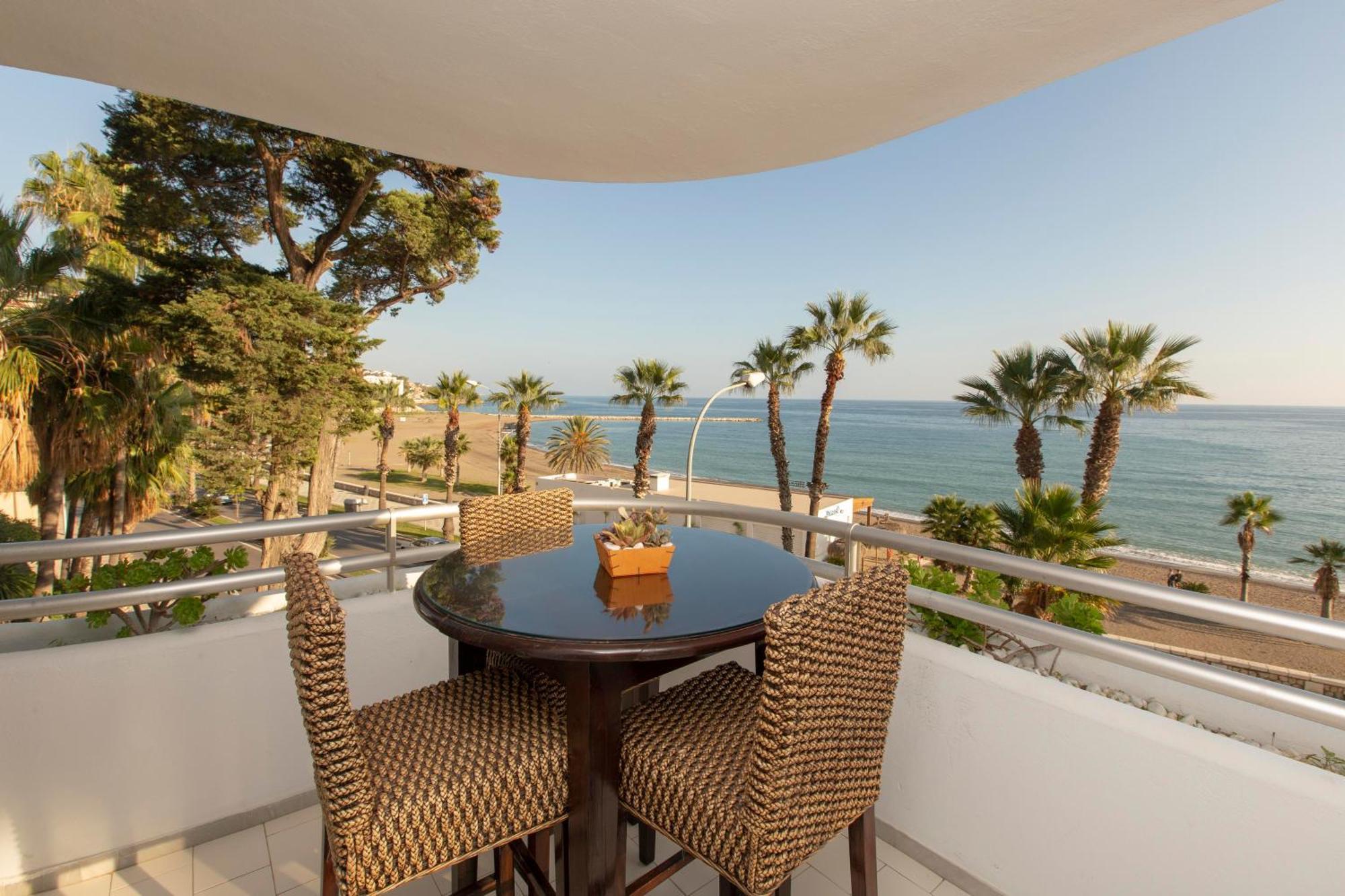 Apartamento Venecia, De Lujo En 1º Línea De Playa + Parking Málaga