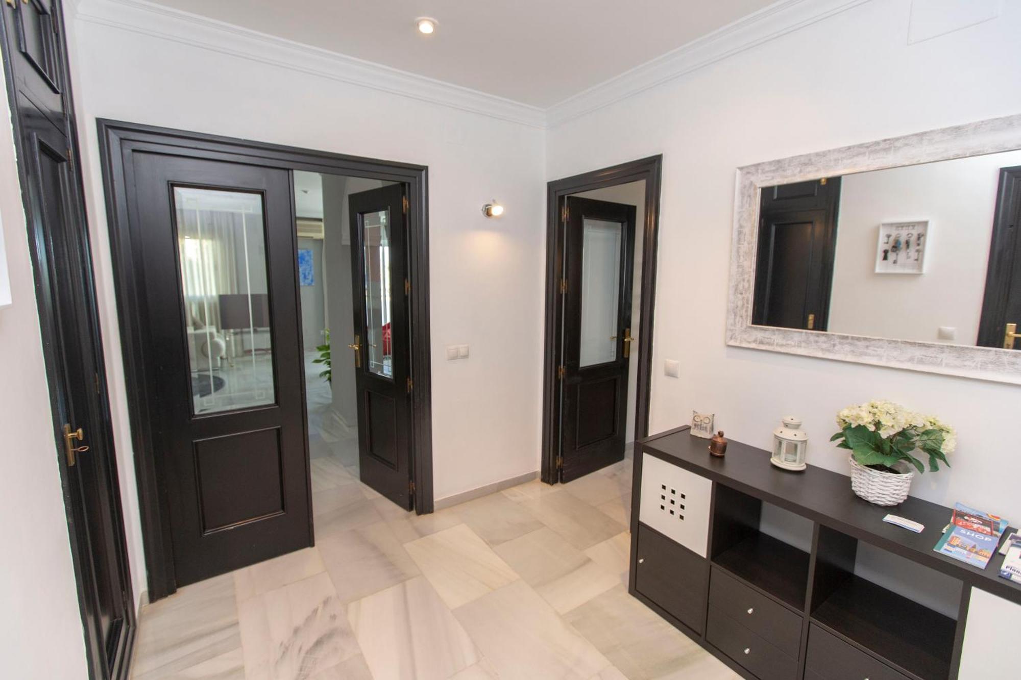 Apartamento Venecia, De Lujo En 1º Línea De Playa + Parking Málaga