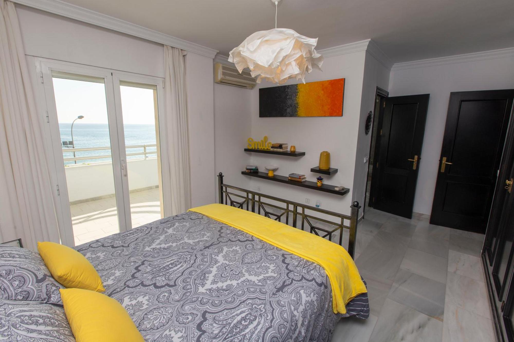 Apartamento Venecia, De Lujo En 1º Línea De Playa + Parking *