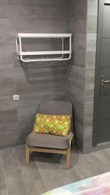 Apartment B, A 3 Minutos De La Estacion De Bus Y Tren *